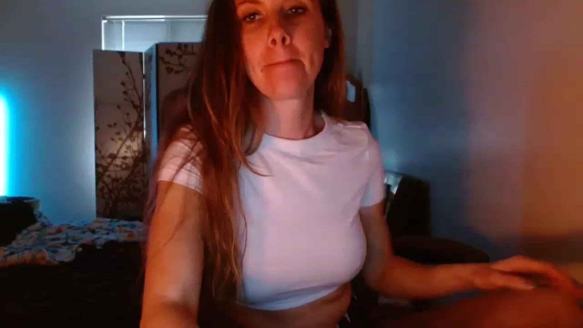 Gallery image thumbnail from LoVe_On__'s myfreecams stream on, 05/27/2023, 19:43 image 15 of 20