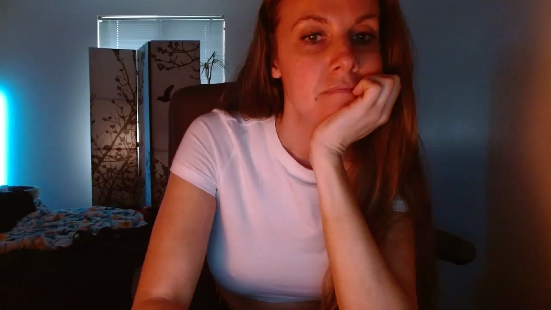 Gallery image thumbnail from LoVe_On__'s myfreecams stream on, 05/27/2023, 19:43 image 18 of 20