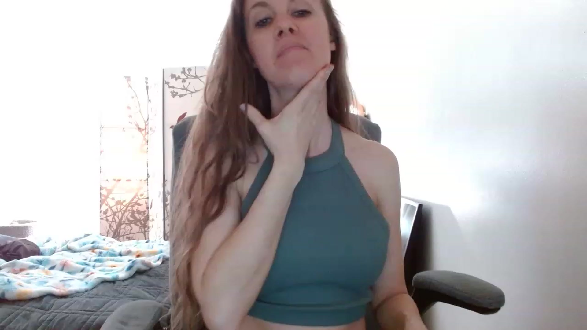 Gallery image thumbnail from LoVe_On__'s myfreecams stream on, 06/04/2023, 16:18 image 12 of 20