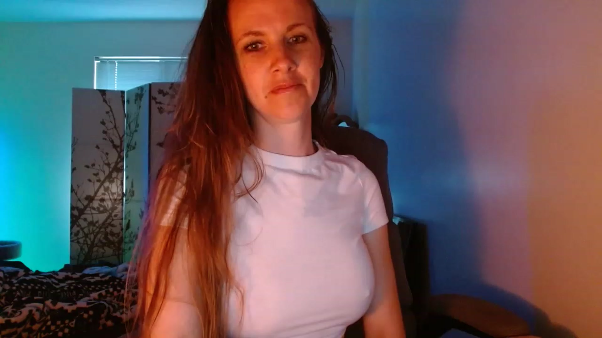 Gallery image thumbnail from LoVe_On__'s myfreecams stream on, 06/09/2023, 13:24 image 14 of 20