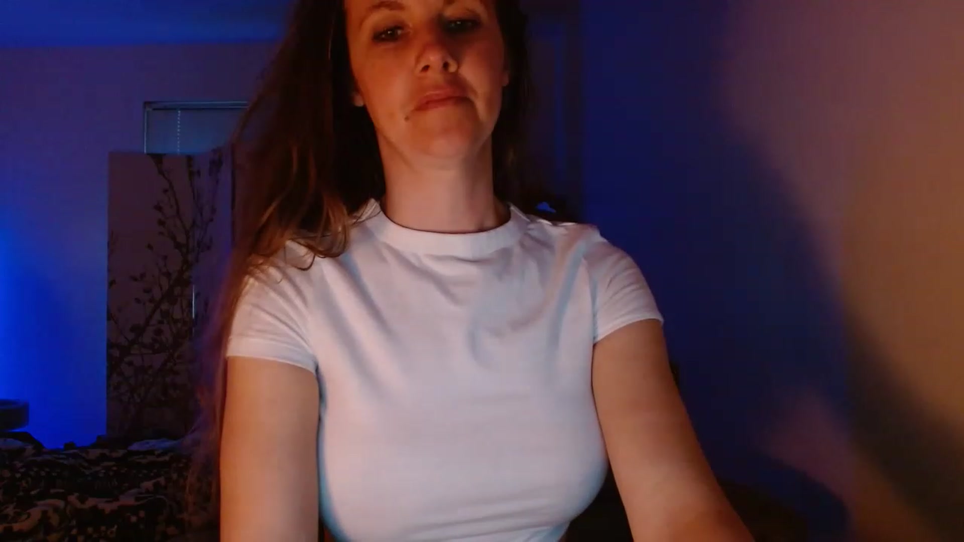 Gallery image thumbnail from LoVe_On__'s myfreecams stream on, 06/09/2023, 13:24 image 2 of 20