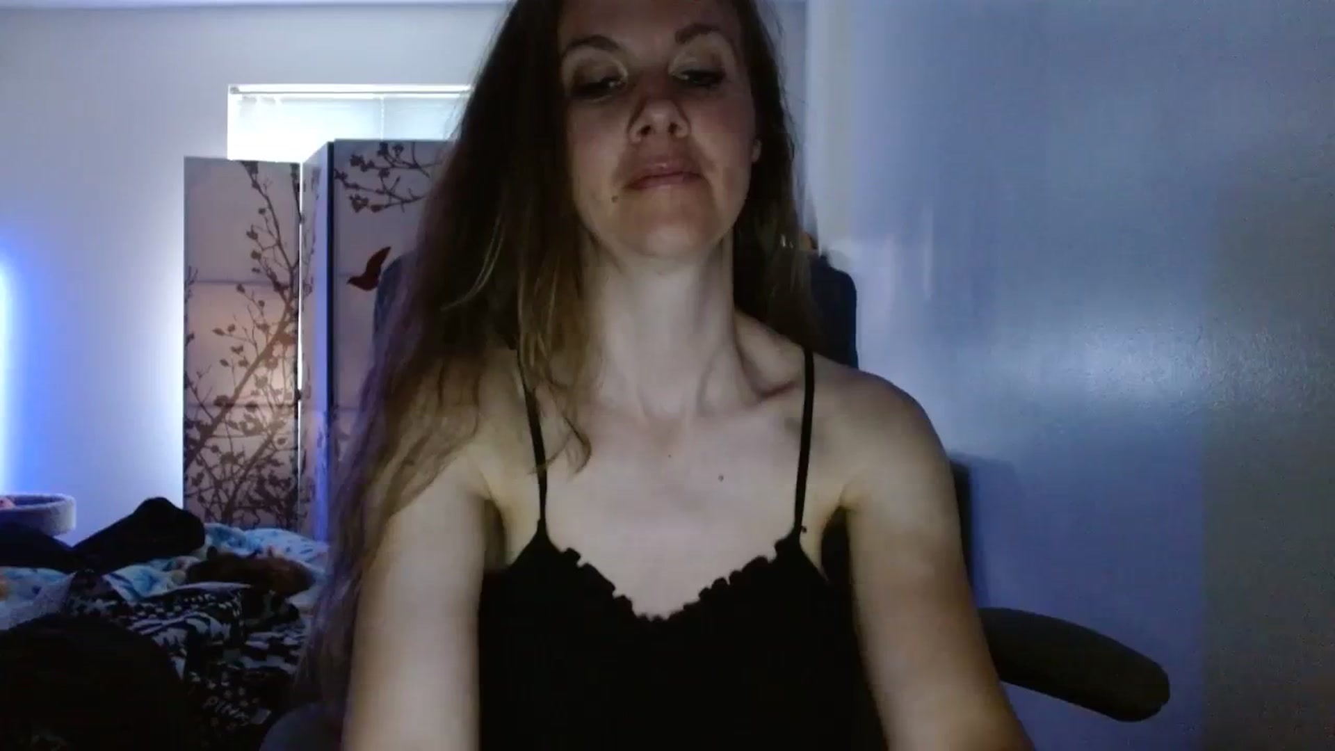 Gallery image thumbnail from LoVe_On__'s myfreecams stream on, 06/10/2023, 14:13 image 16 of 20