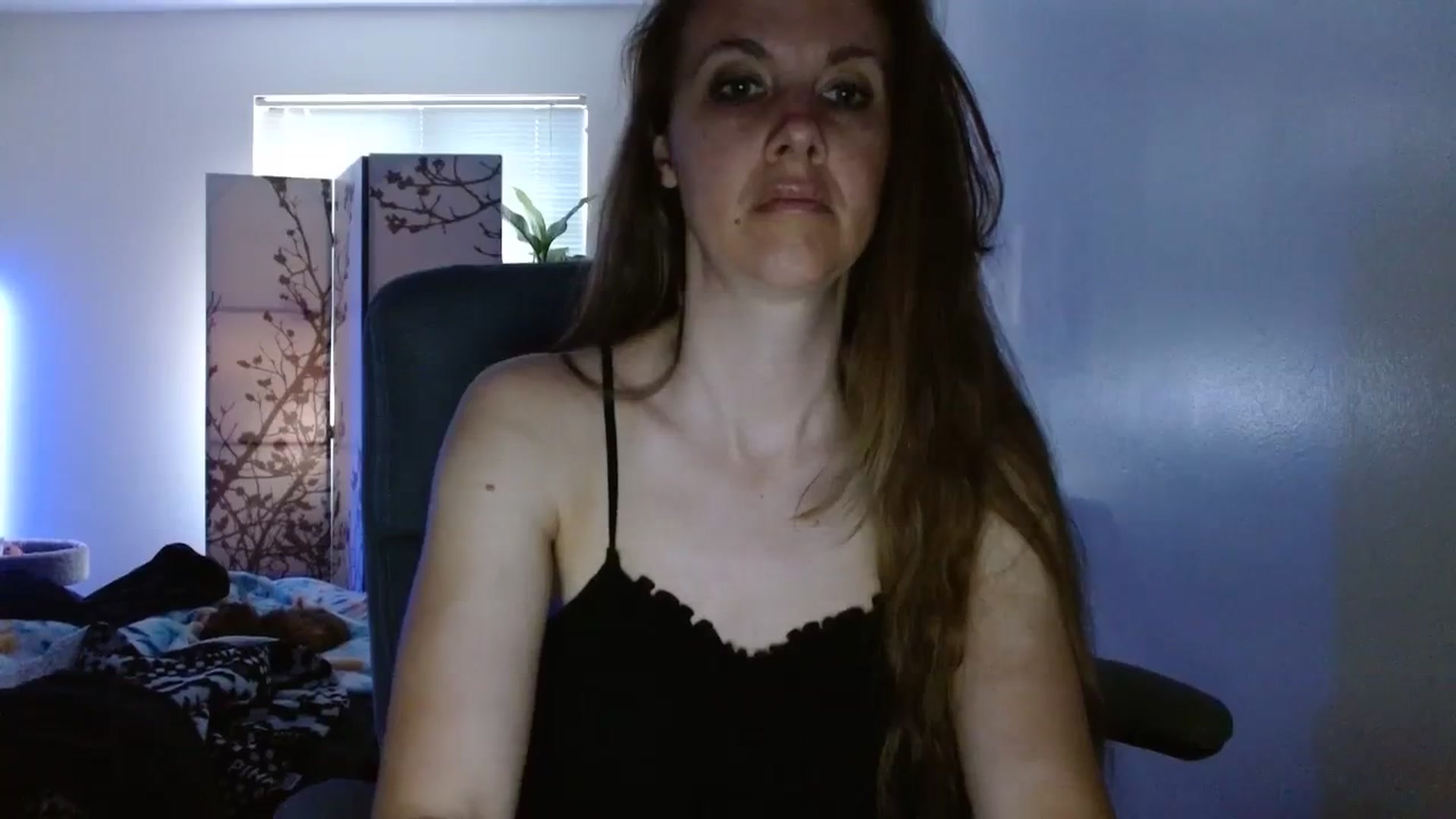Gallery image thumbnail from LoVe_On__'s myfreecams stream on, 06/10/2023, 14:13 image 19 of 20