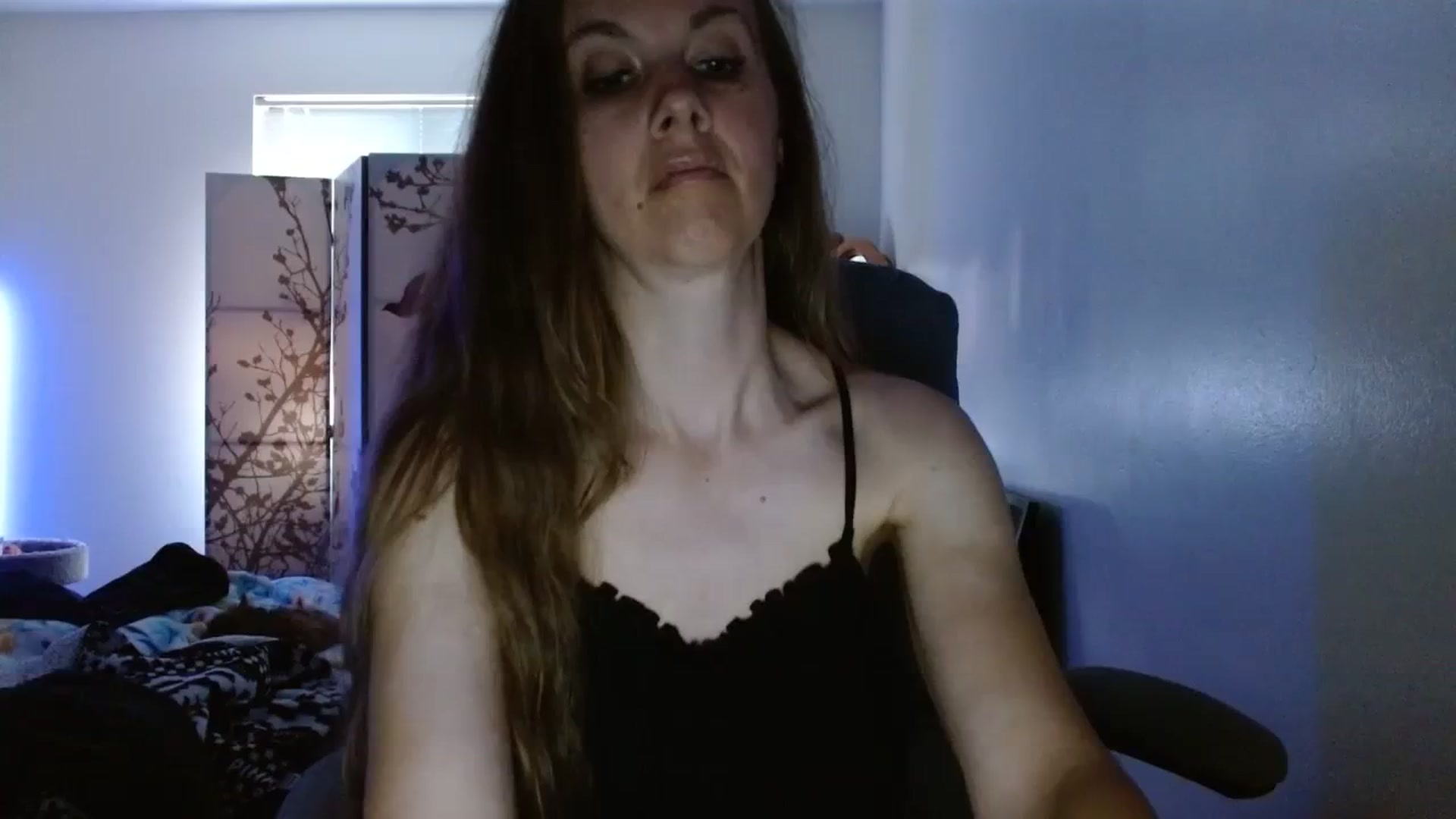 Gallery image thumbnail from LoVe_On__'s myfreecams stream on, 06/10/2023, 14:13 image 18 of 20