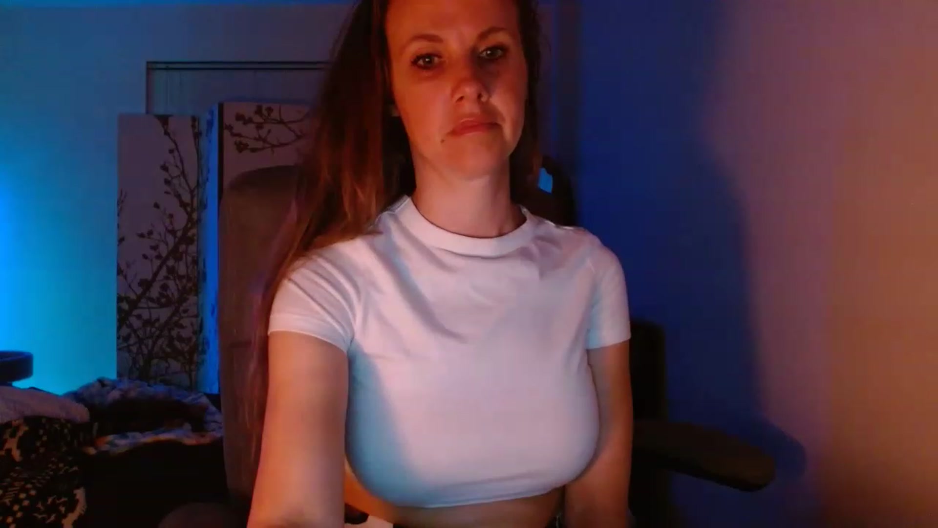Gallery image thumbnail from LoVe_On__'s myfreecams stream on, 06/12/2023, 08:46 image 16 of 20