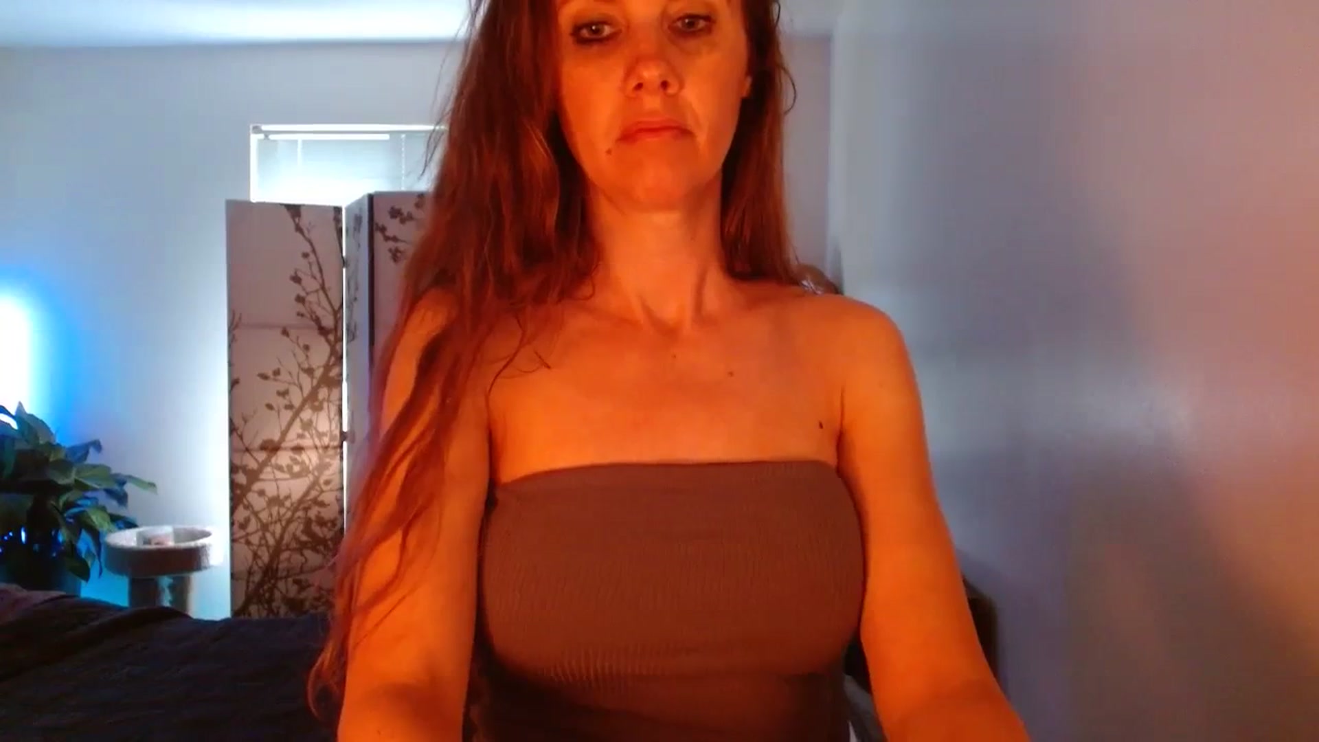 Gallery image thumbnail from LoVe_On__'s myfreecams stream on, 06/18/2023, 14:18 image 5 of 20