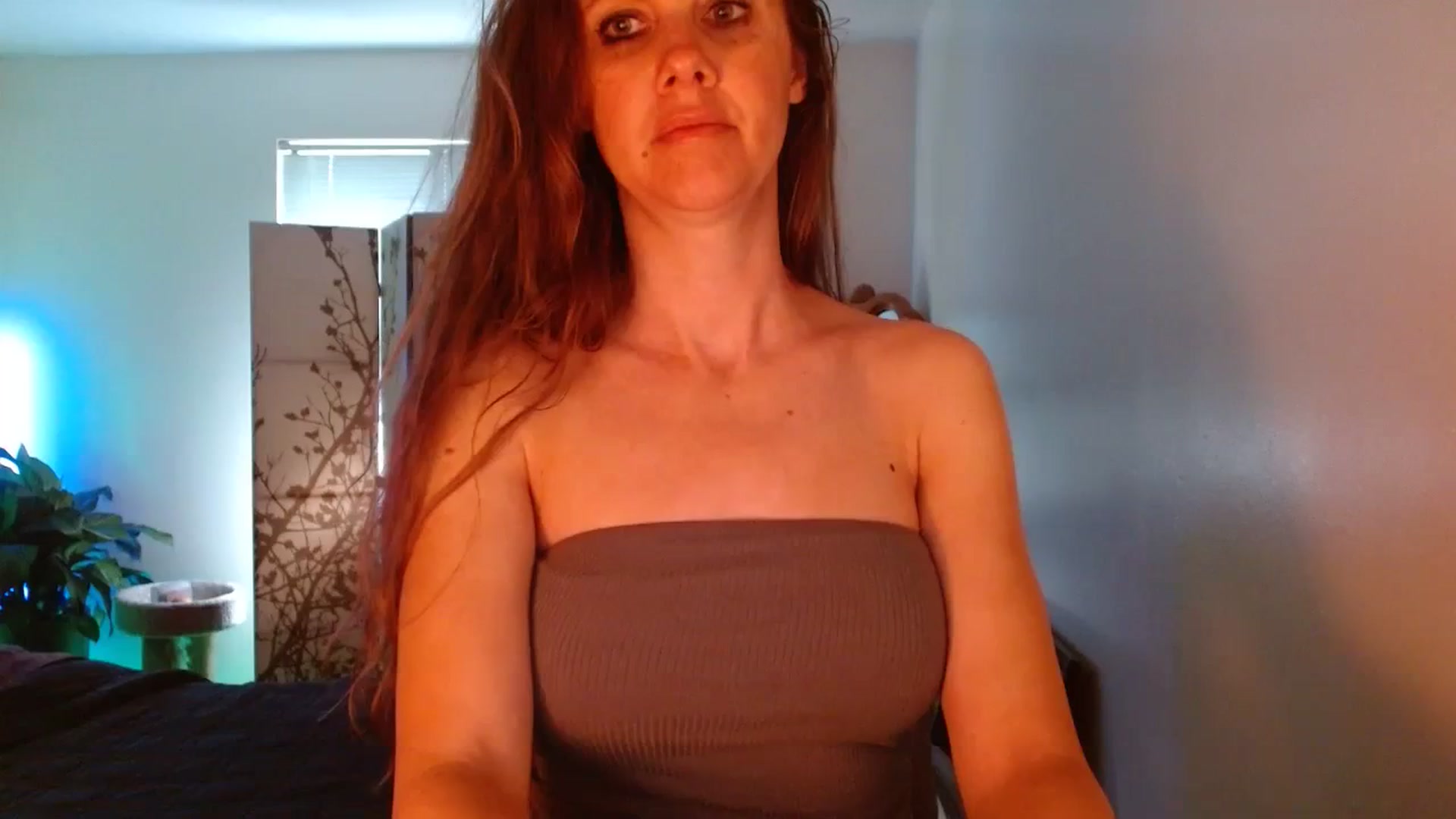 Gallery image thumbnail from LoVe_On__'s myfreecams stream on, 06/18/2023, 14:18 image 7 of 20