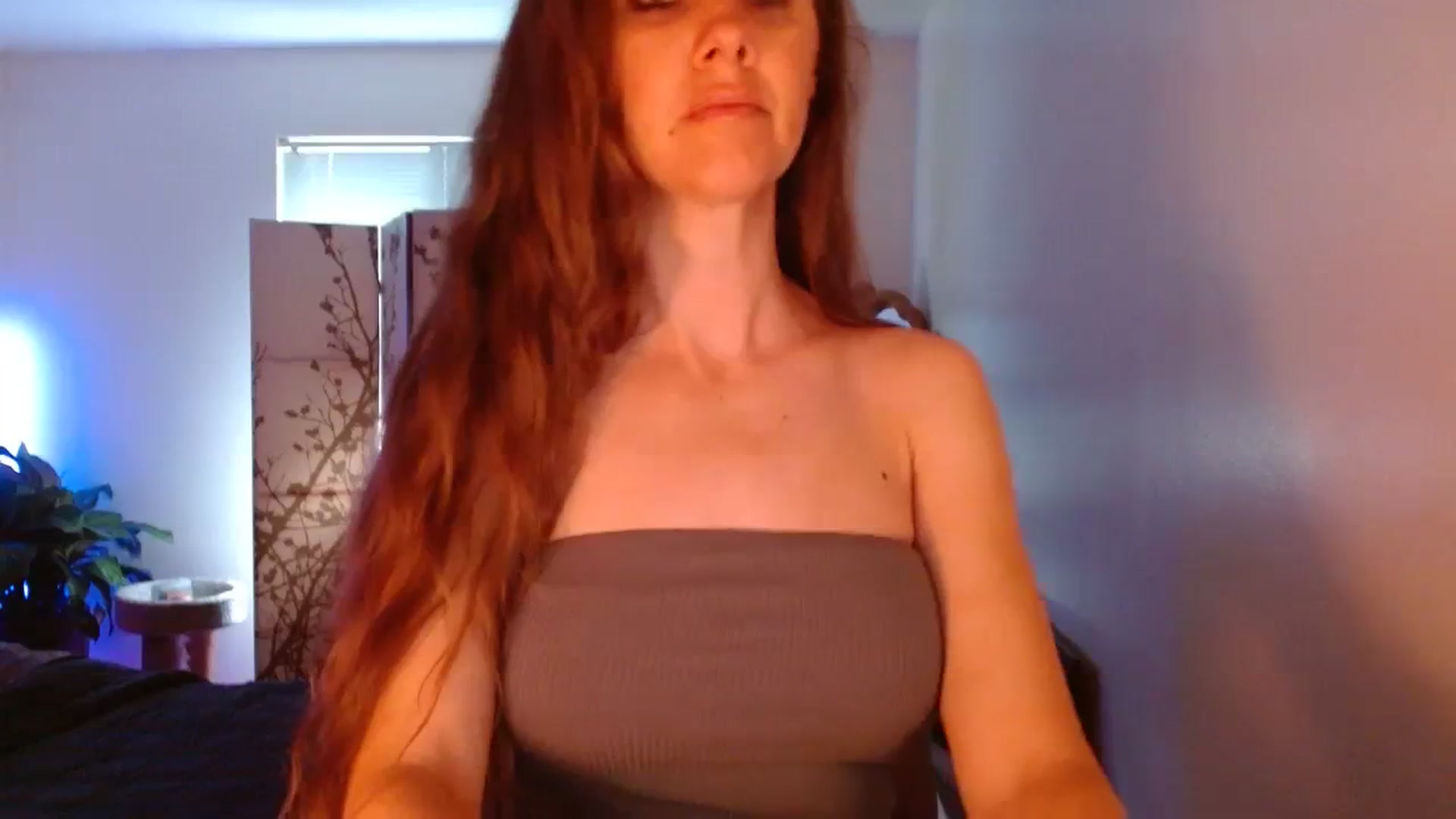 Gallery image thumbnail from LoVe_On__'s myfreecams stream on, 06/18/2023, 14:18 image 13 of 20