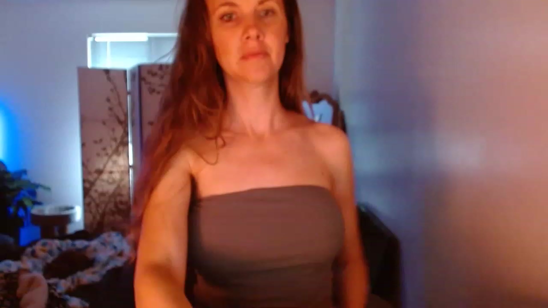 Gallery image thumbnail from LoVe_On__'s myfreecams stream on, 06/19/2023, 13:13 image 10 of 20
