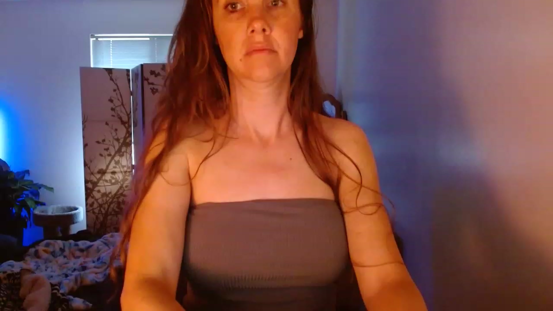 Gallery image thumbnail from LoVe_On__'s myfreecams stream on, 06/19/2023, 13:13 image 4 of 20