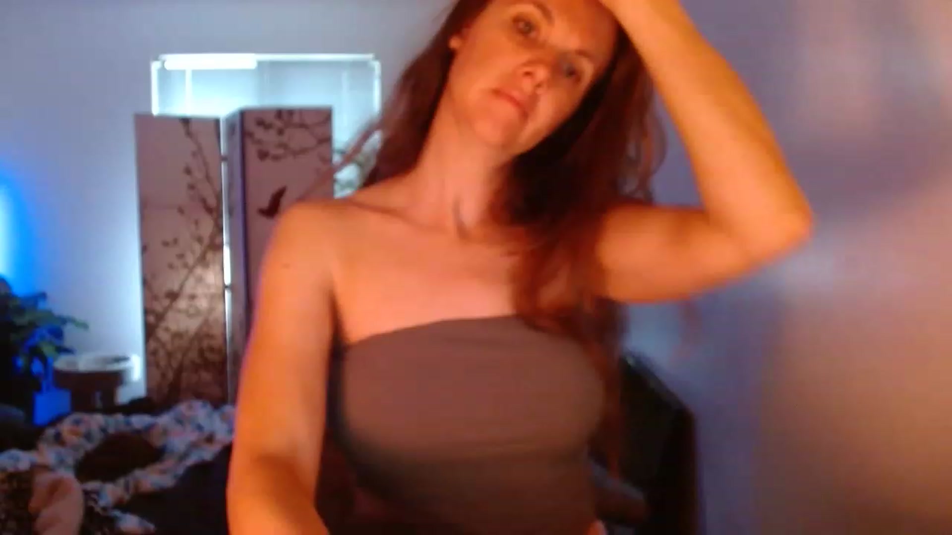 Gallery image thumbnail from LoVe_On__'s myfreecams stream on, 06/19/2023, 13:13 image 14 of 20