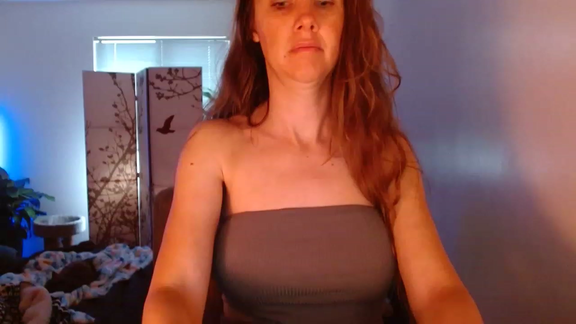 Gallery image thumbnail from LoVe_On__'s myfreecams stream on, 06/19/2023, 13:13 image 16 of 20