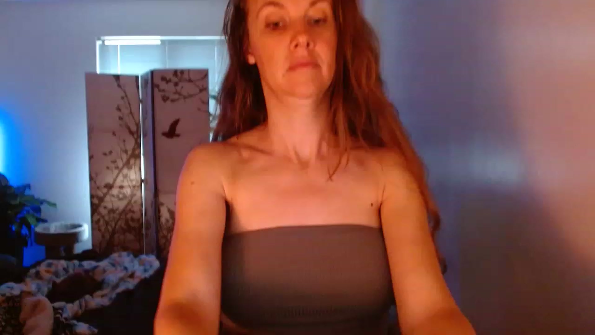 Gallery image thumbnail from LoVe_On__'s myfreecams stream on, 06/19/2023, 13:13 image 19 of 20