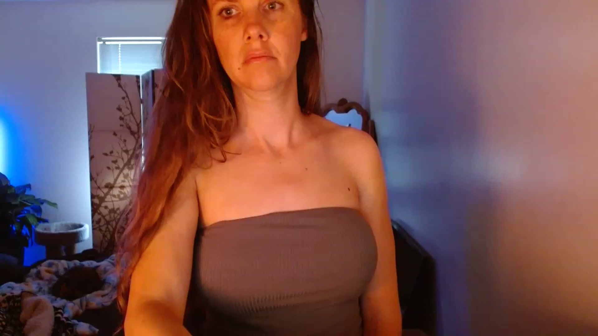 Gallery image thumbnail from LoVe_On__'s myfreecams stream on, 06/19/2023, 13:13 image 6 of 20