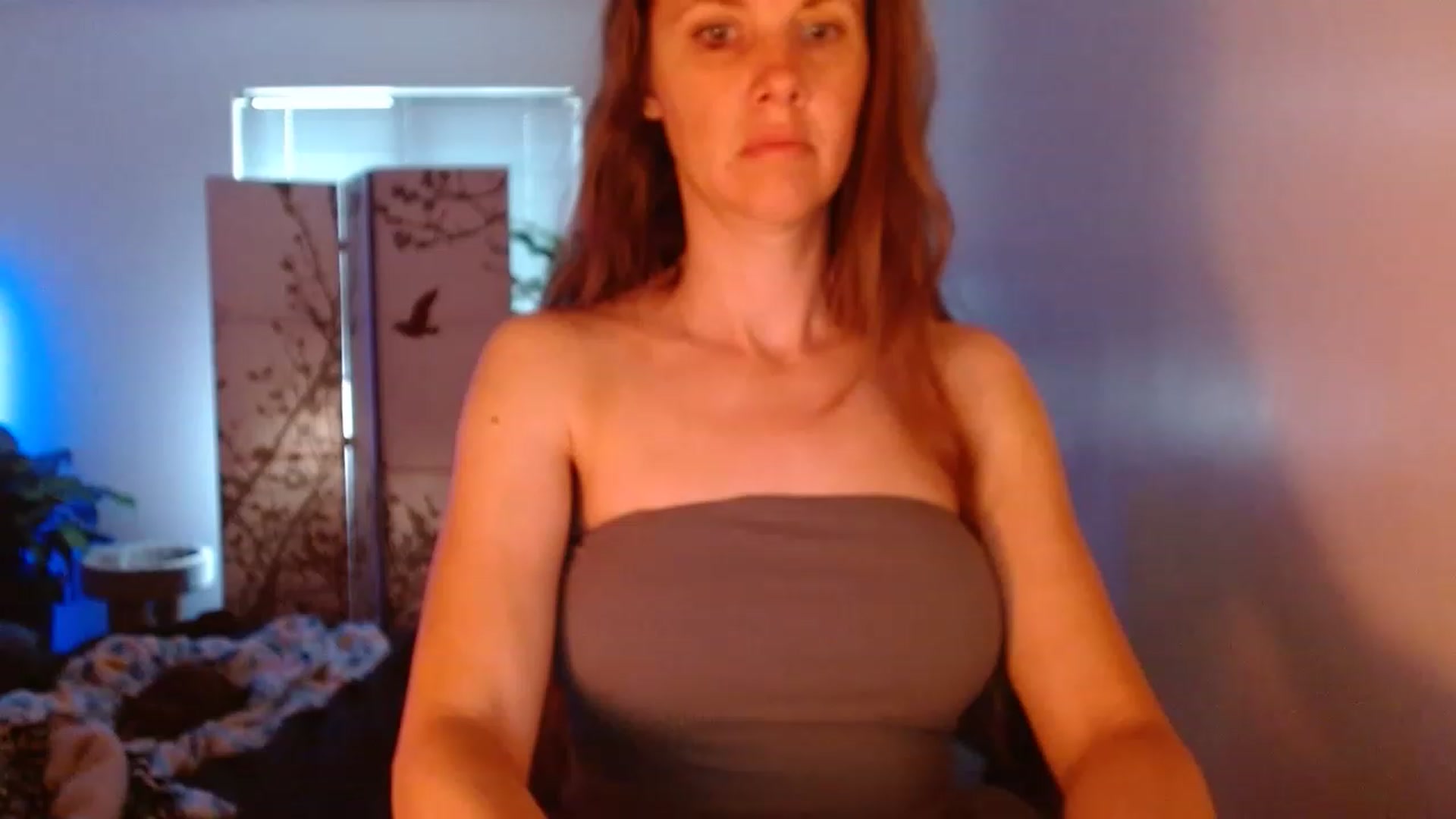 Gallery image thumbnail from LoVe_On__'s myfreecams stream on, 06/19/2023, 13:13 image 12 of 20