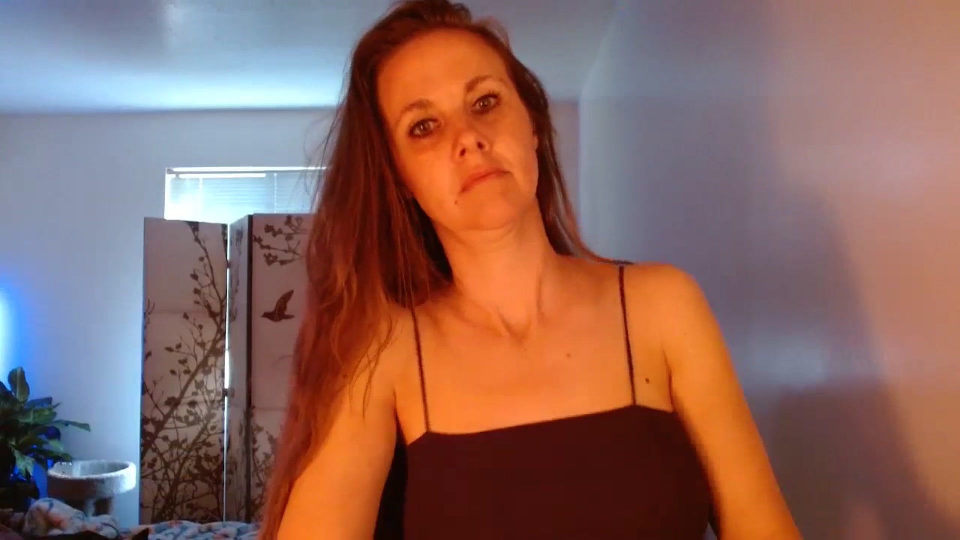 Gallery image thumbnail from LoVe_On__'s myfreecams stream on, 06/26/2023, 14:54 image 14 of 20