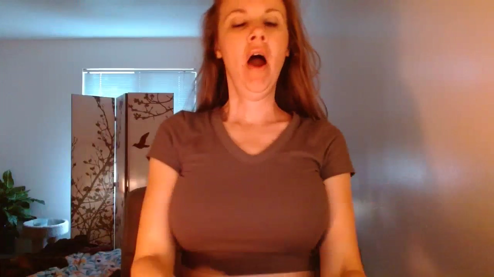 Gallery image thumbnail from LoVe_On__'s myfreecams stream on, 06/27/2023, 13:23 image 4 of 20