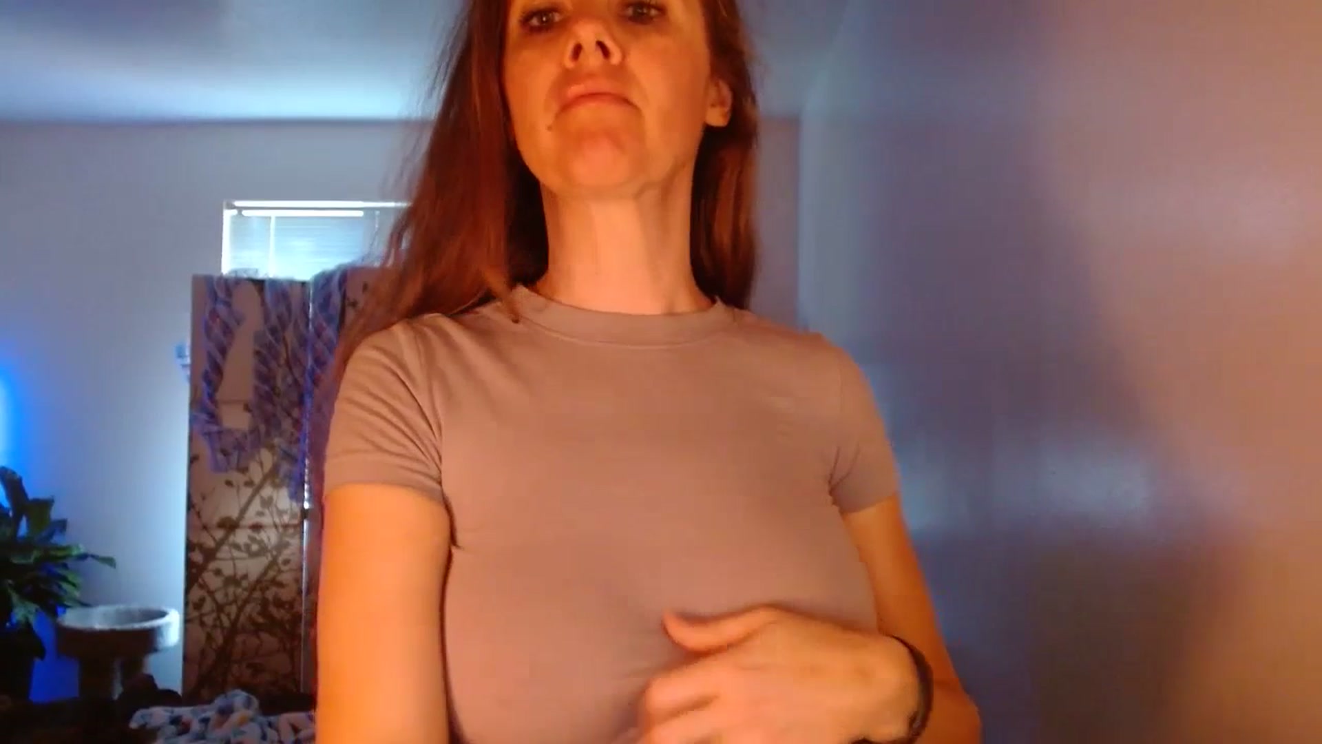 Gallery image thumbnail from LoVe_On__'s myfreecams stream on, 07/01/2023, 14:20 image 13 of 20