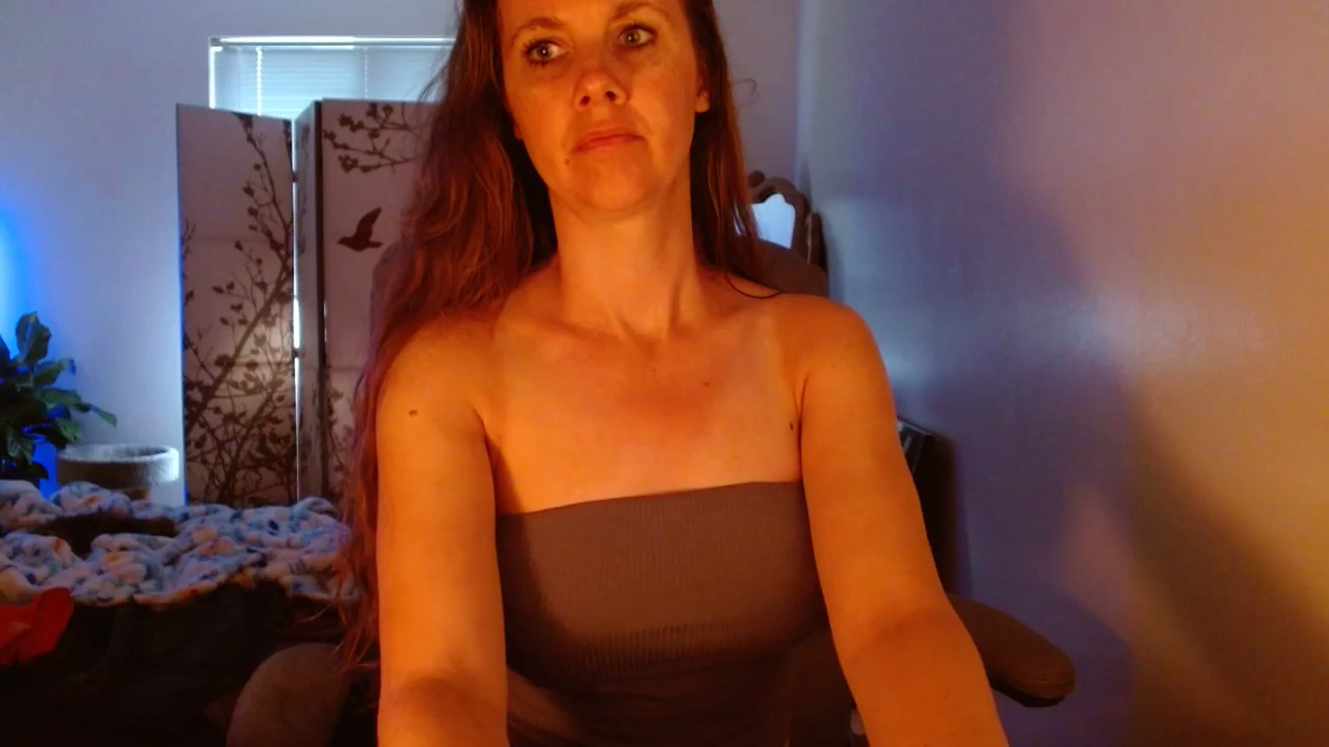 Gallery image thumbnail from LoVe_On__'s myfreecams stream on, 07/18/2023, 13:22 image 12 of 20