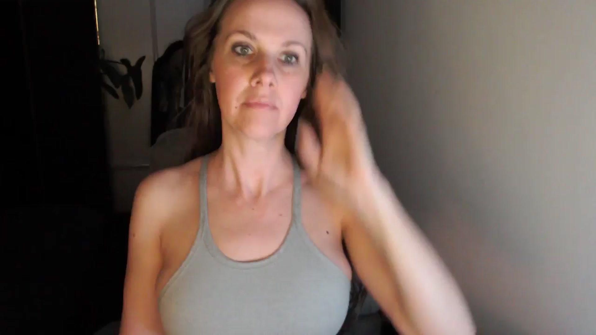 Gallery image thumbnail from LoVe_On__'s myfreecams stream on, 04/21/2025, 11:37 image 1 of 20