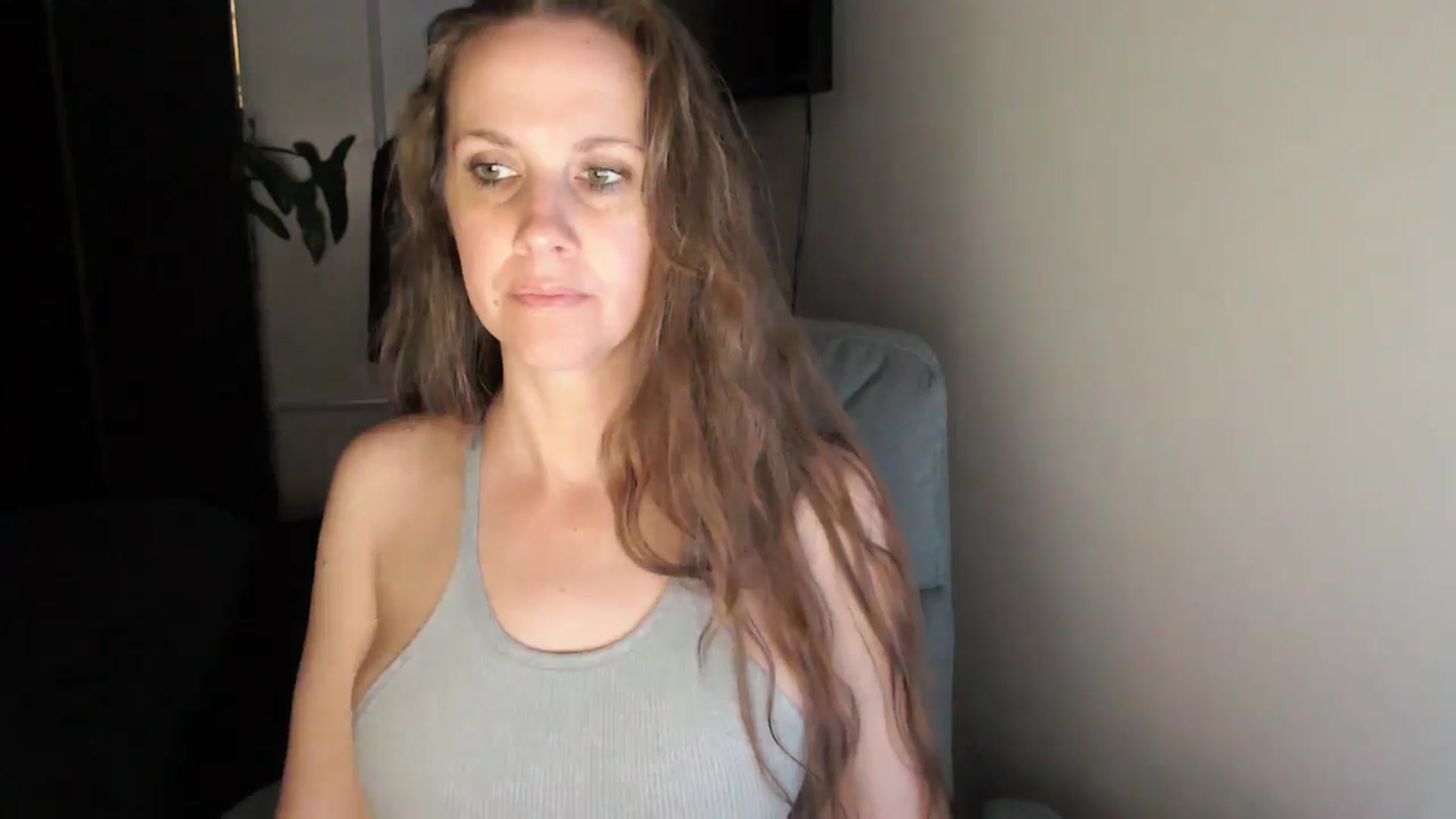 Gallery image thumbnail from LoVe_On__'s myfreecams stream on, 04/21/2025, 12:37 image 6 of 20