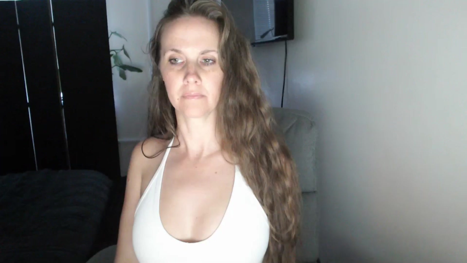 Gallery image thumbnail from LoVe_On__'s myfreecams stream on, 09/01/2025, 15:01 image 20 of 20