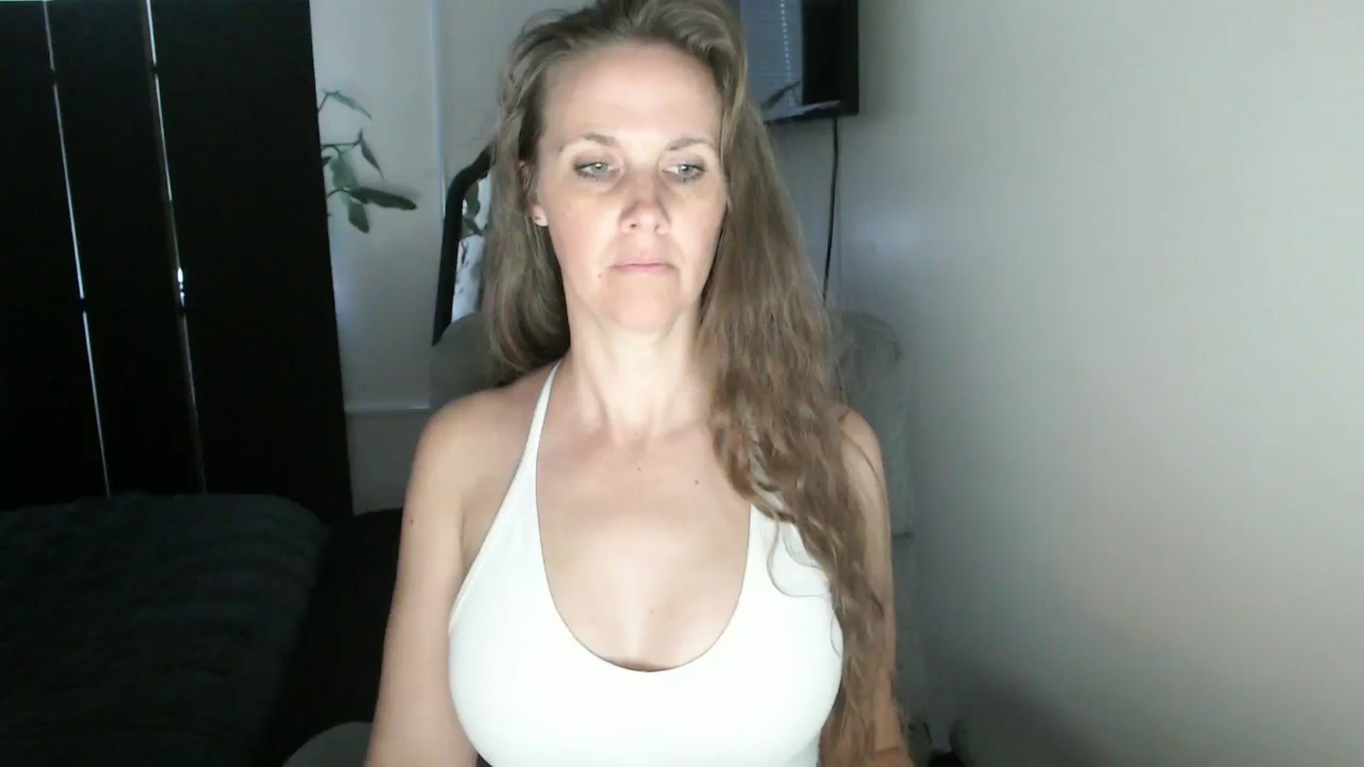 Gallery image thumbnail from LoVe_On__'s myfreecams stream on, 09/01/2025, 15:01 image 5 of 20