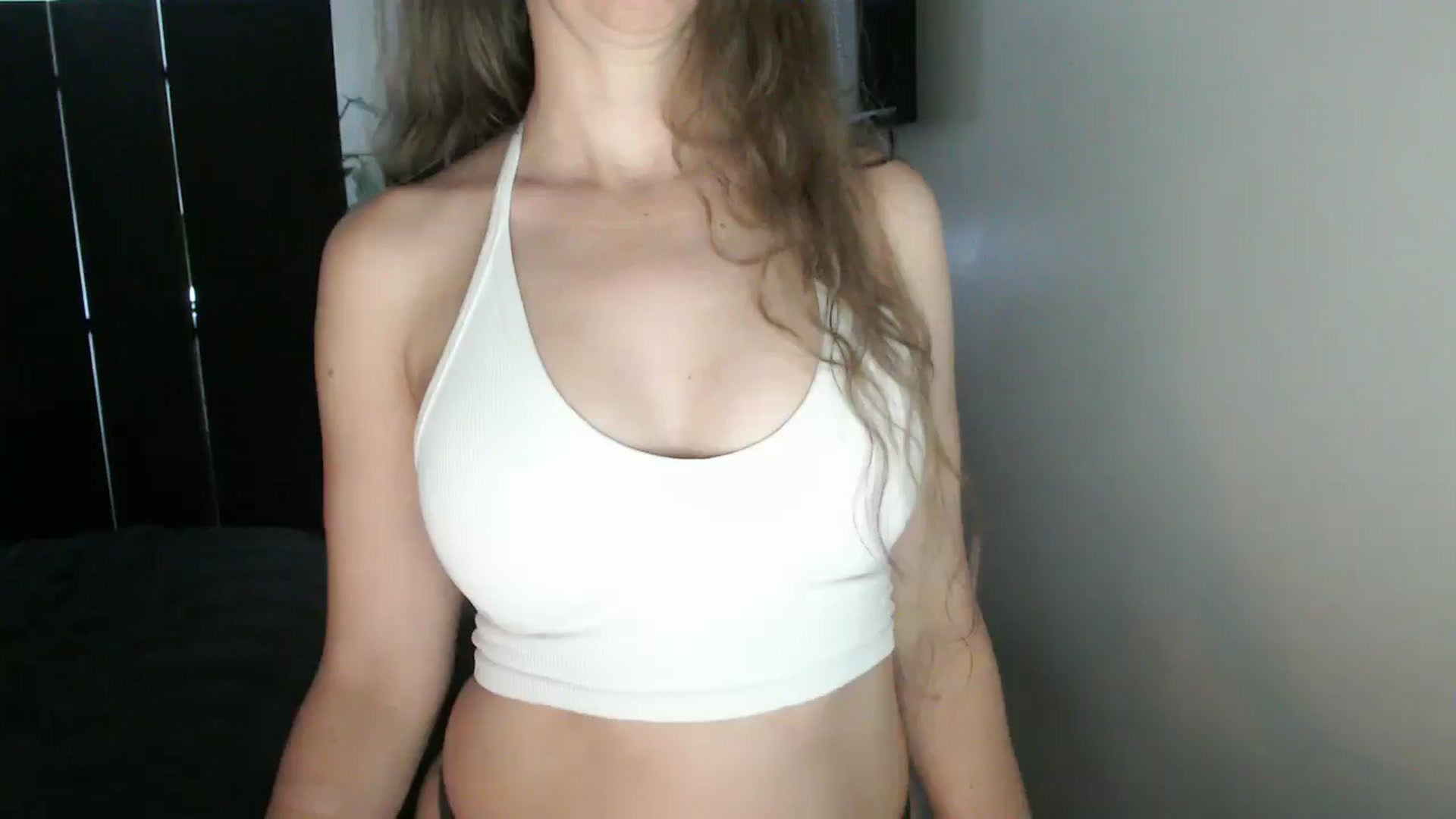 Gallery image thumbnail from LoVe_On__'s myfreecams stream on, 09/01/2025, 15:01 image 12 of 20