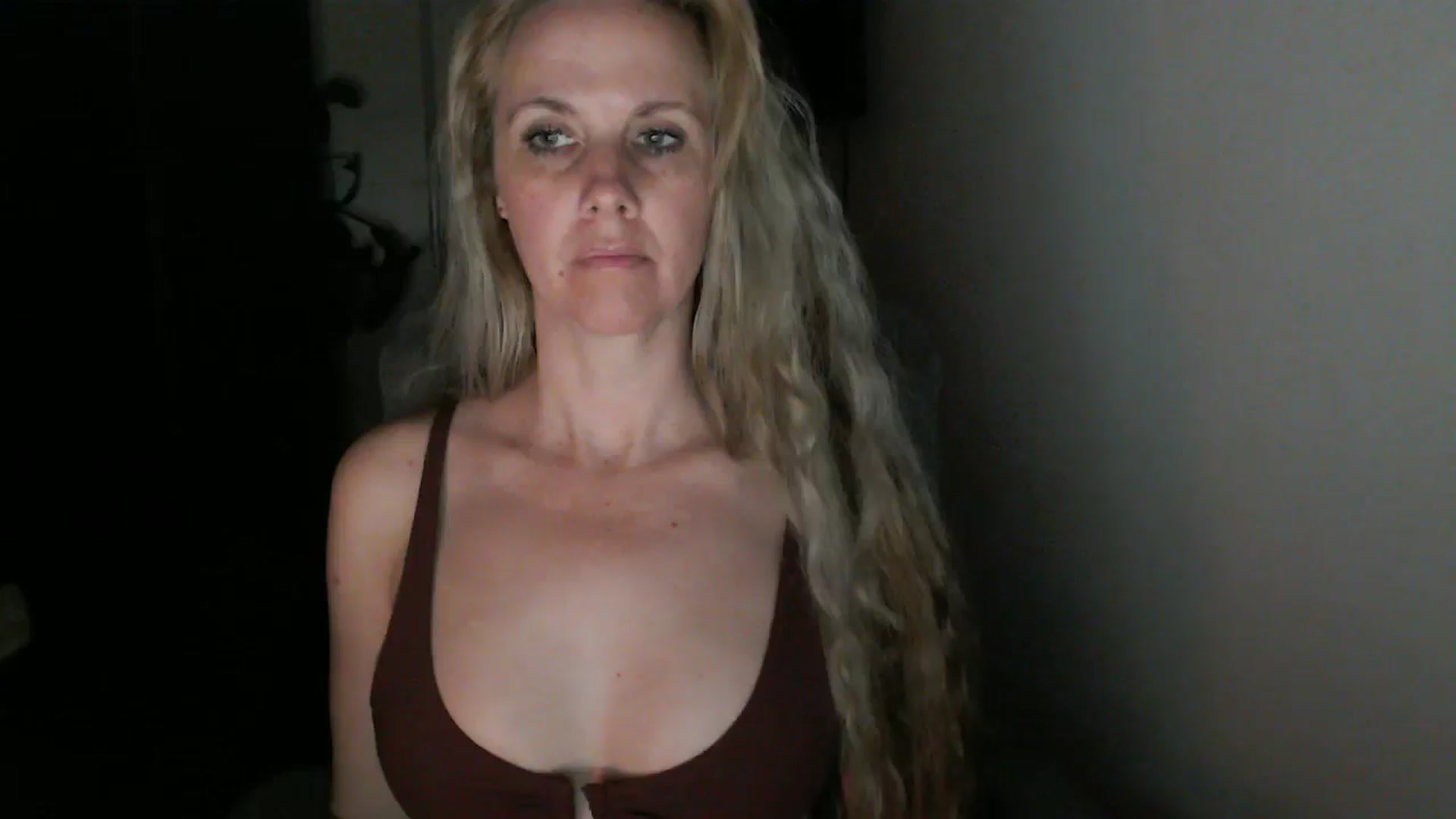 Gallery image thumbnail from LoVe_On__'s myfreecams stream on, 12/27/2025, 13:26 image 14 of 20