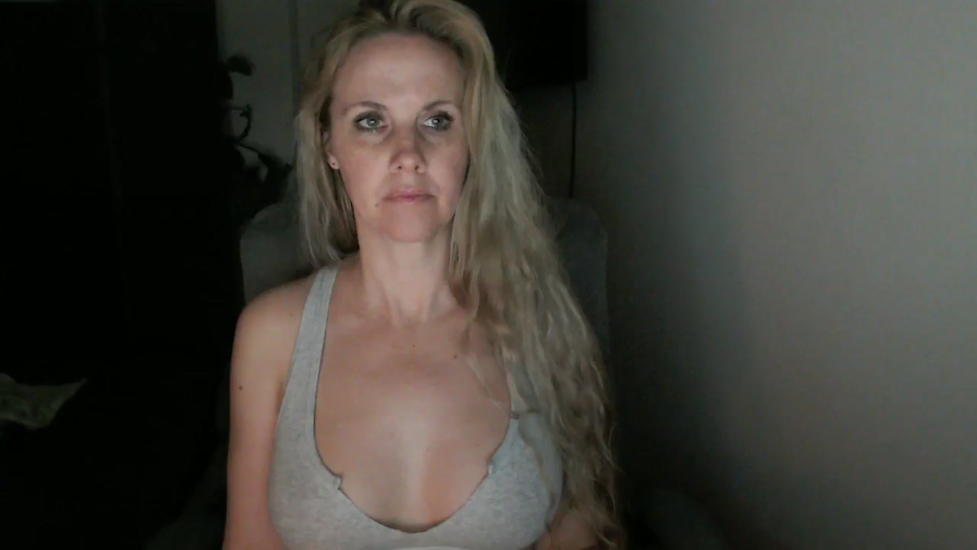 Gallery image thumbnail from LoVe_On__'s myfreecams stream on, 01/01/2026, 12:45 image 12 of 20