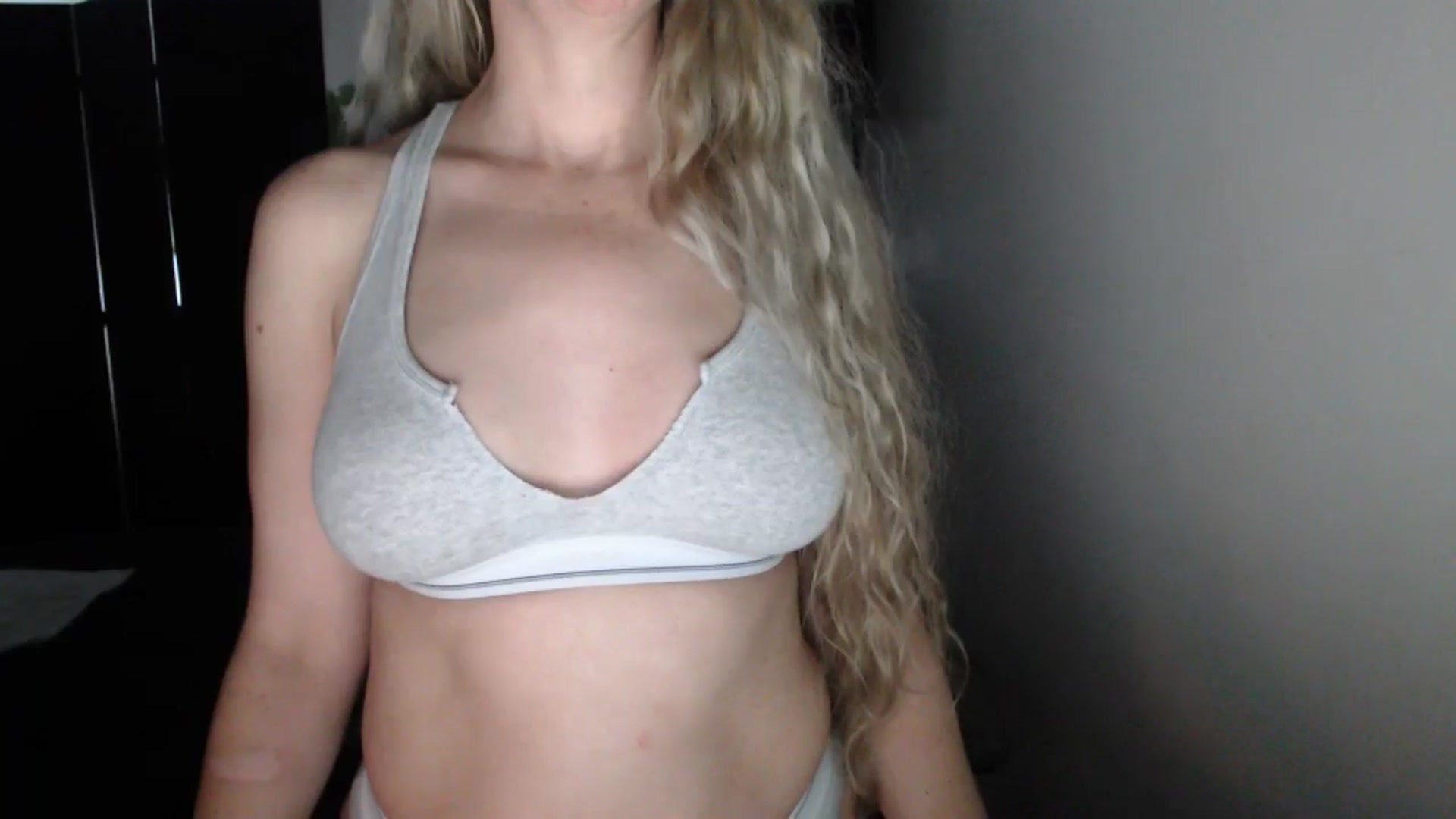 Gallery image thumbnail from LoVe_On__'s myfreecams stream on, 01/01/2026, 17:27 image 16 of 20
