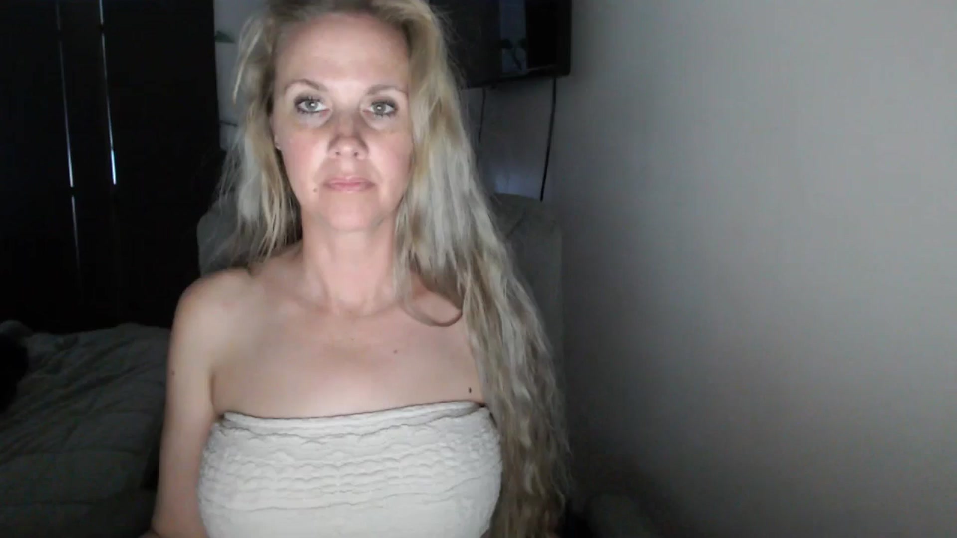 Gallery image thumbnail from LoVe_On__'s myfreecams stream on, 05/02/2026, 13:24 image 1 of 20