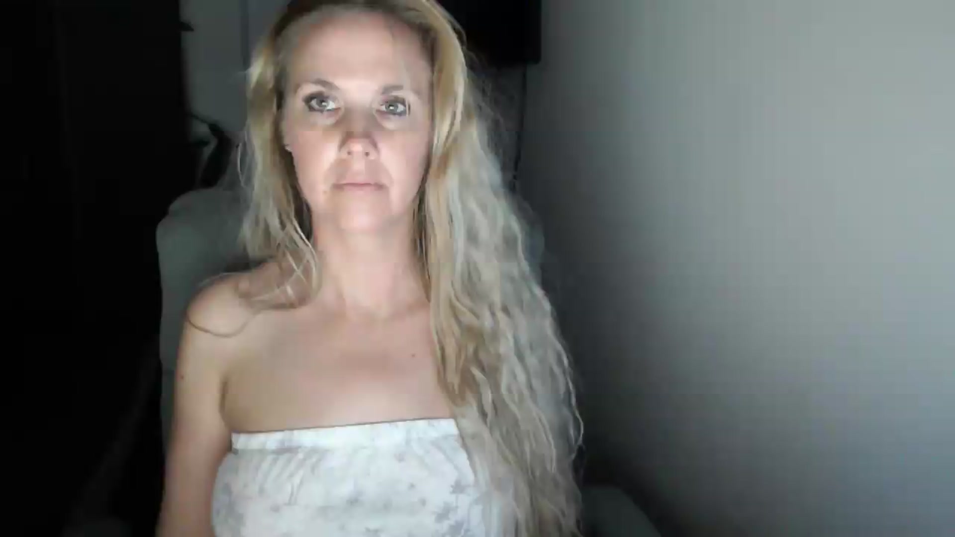 Gallery image thumbnail from LoVe_On__'s myfreecams stream on, 06/06/2026, 11:48 image 16 of 20