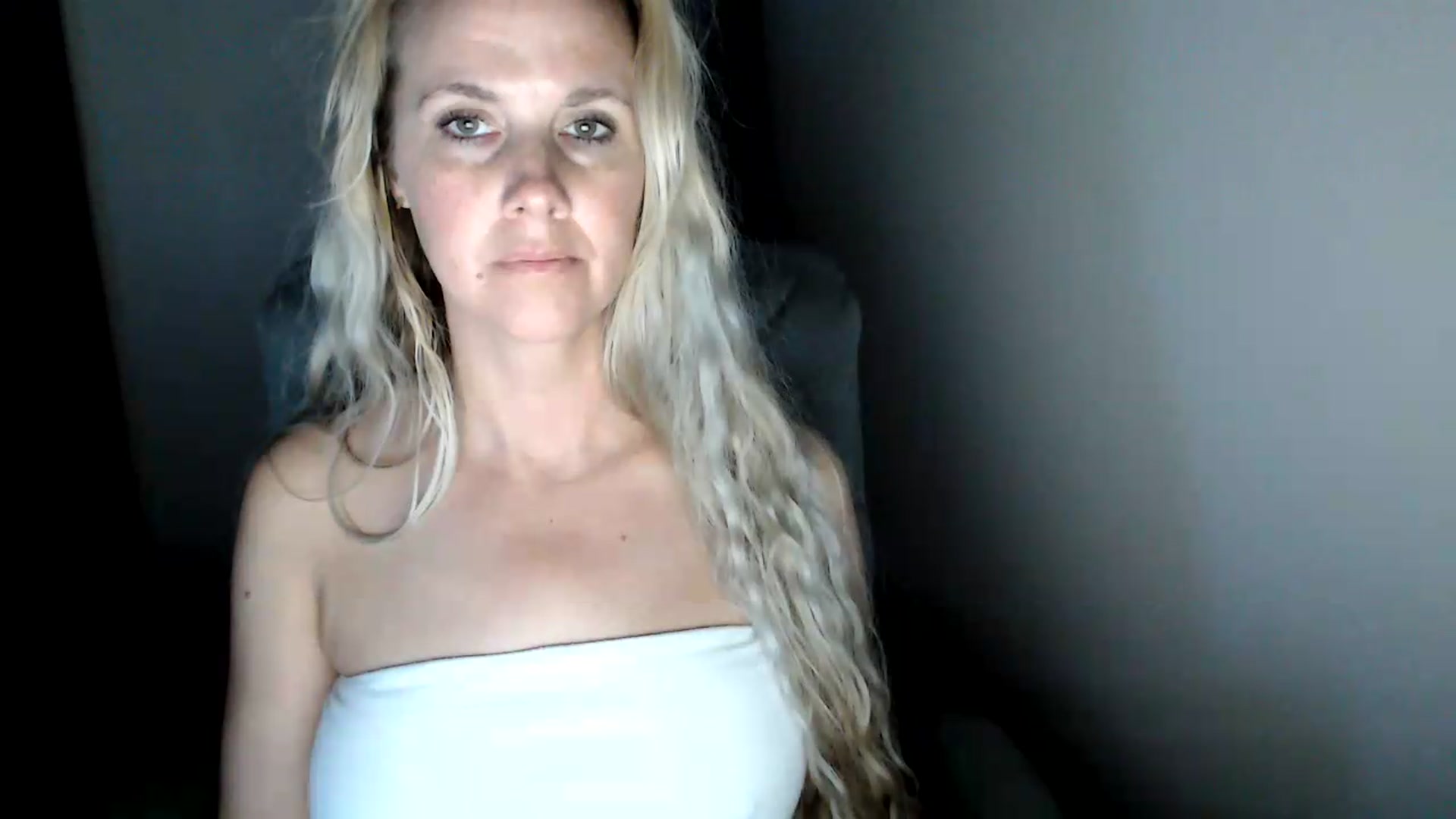 Gallery image thumbnail from LoVe_On__'s myfreecams stream on, 07/02/2026, 11:09 image 2 of 20