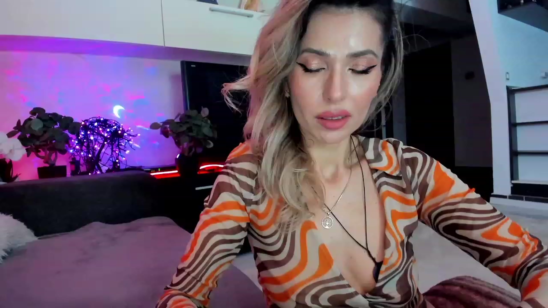 Gallery image thumbnail from LobsterButt's myfreecams stream on, 03/15/2024, 24:04 image 6 of 20