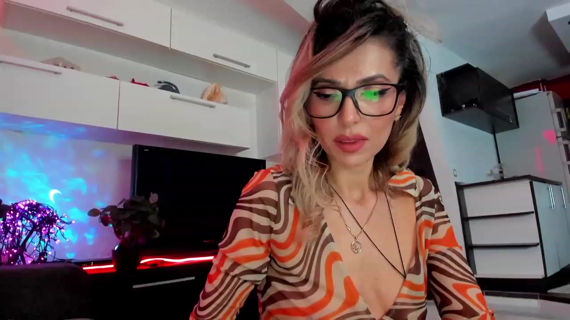 Gallery image thumbnail from LobsterButt's myfreecams stream on, 03/15/2024, 24:04 image 3 of 20