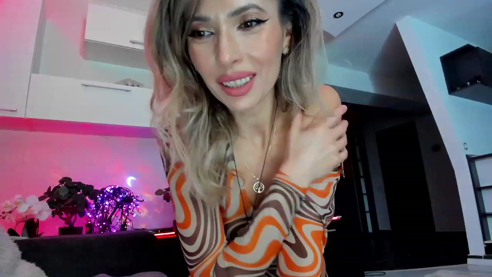 Gallery image thumbnail from LobsterButt's myfreecams stream on, 03/15/2024, 24:04 image 5 of 20