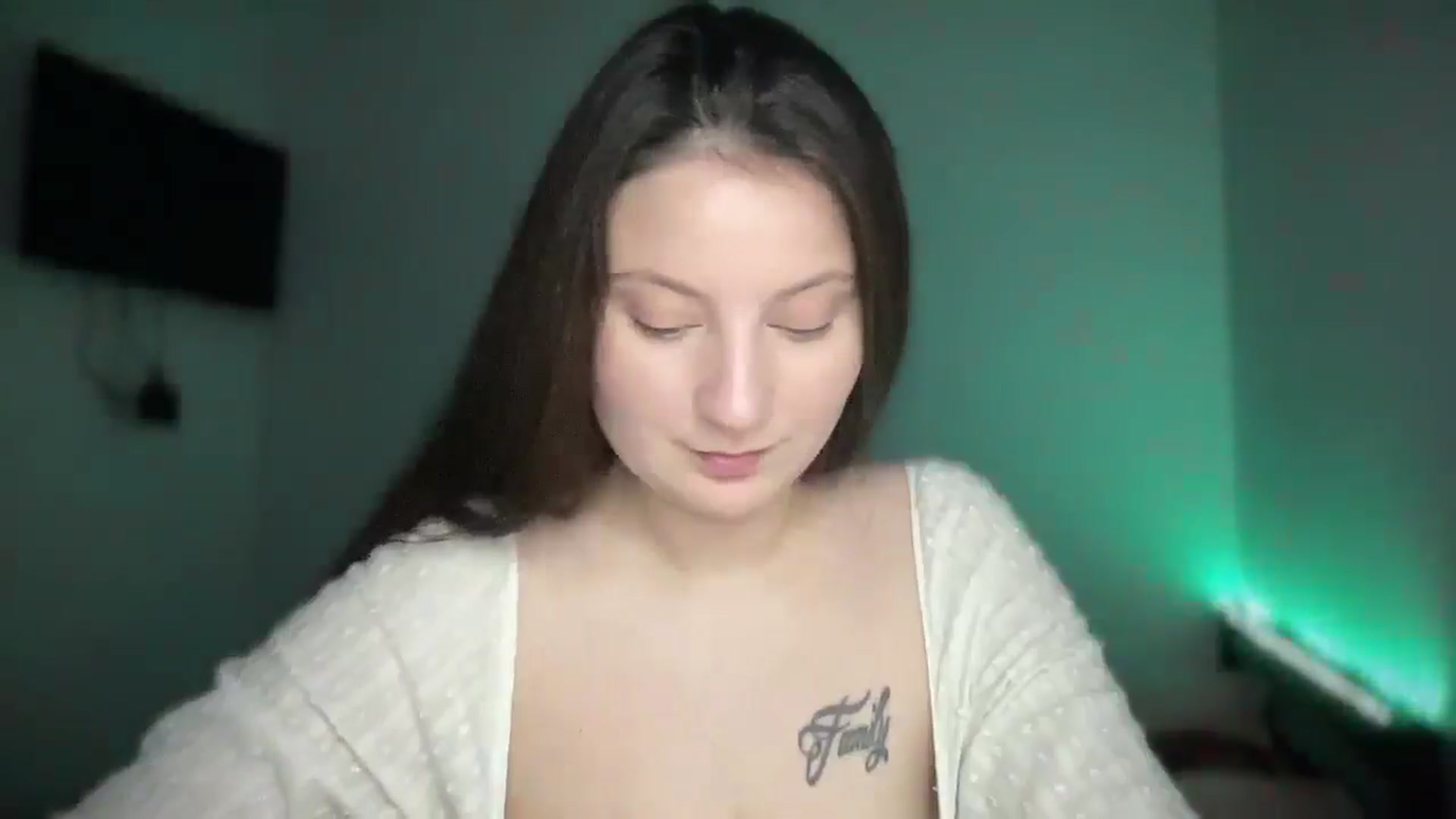 Gallery image thumbnail from LocaAlis's myfreecams stream on, 11/09/2025, 12:30 image 14 of 20