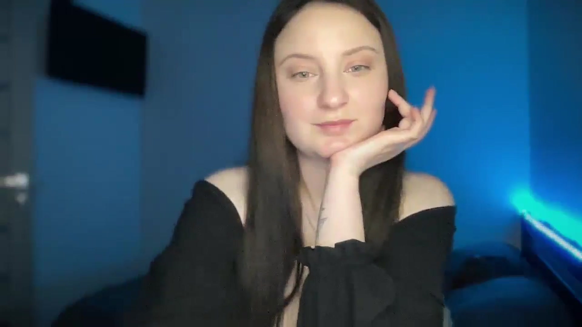 Gallery image thumbnail from LocaAlis's myfreecams stream on, 12/25/2025, 11:54 image 12 of 20