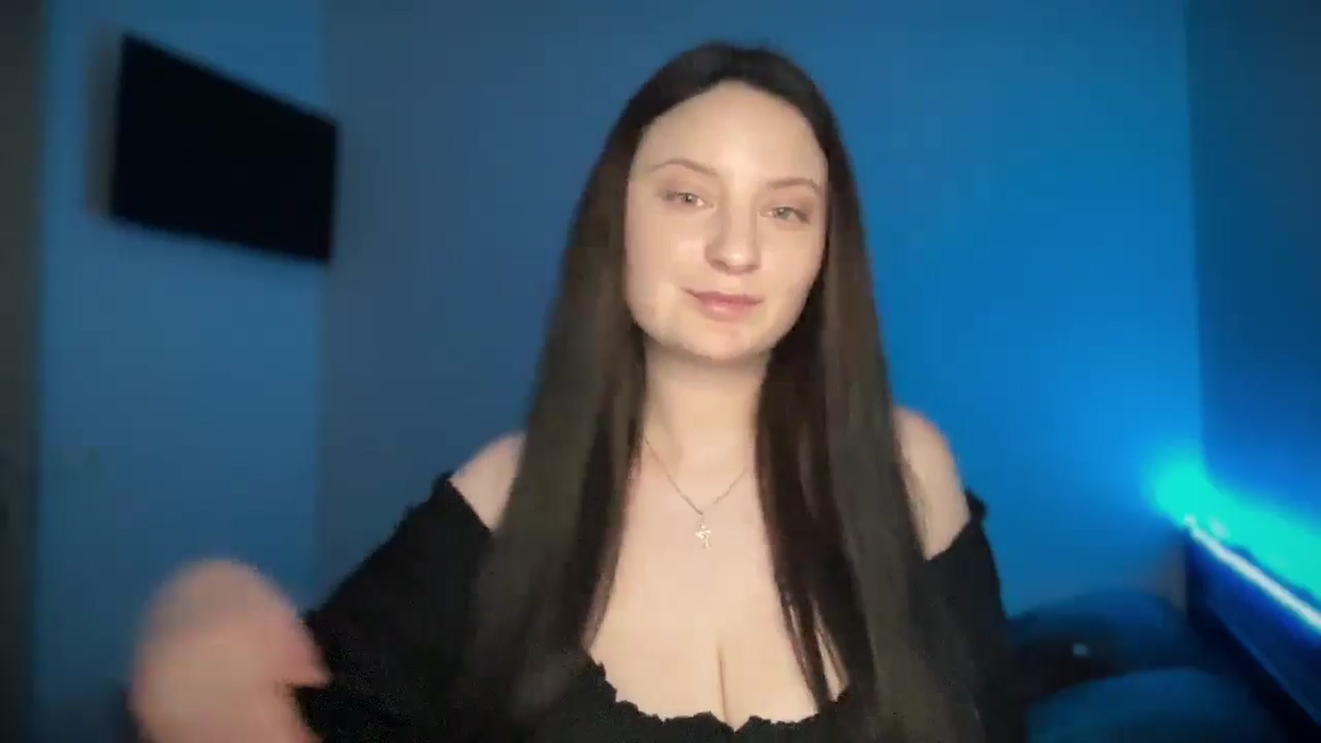 Gallery image thumbnail from LocaAlis's myfreecams stream on, 12/25/2025, 13:29 image 18 of 20