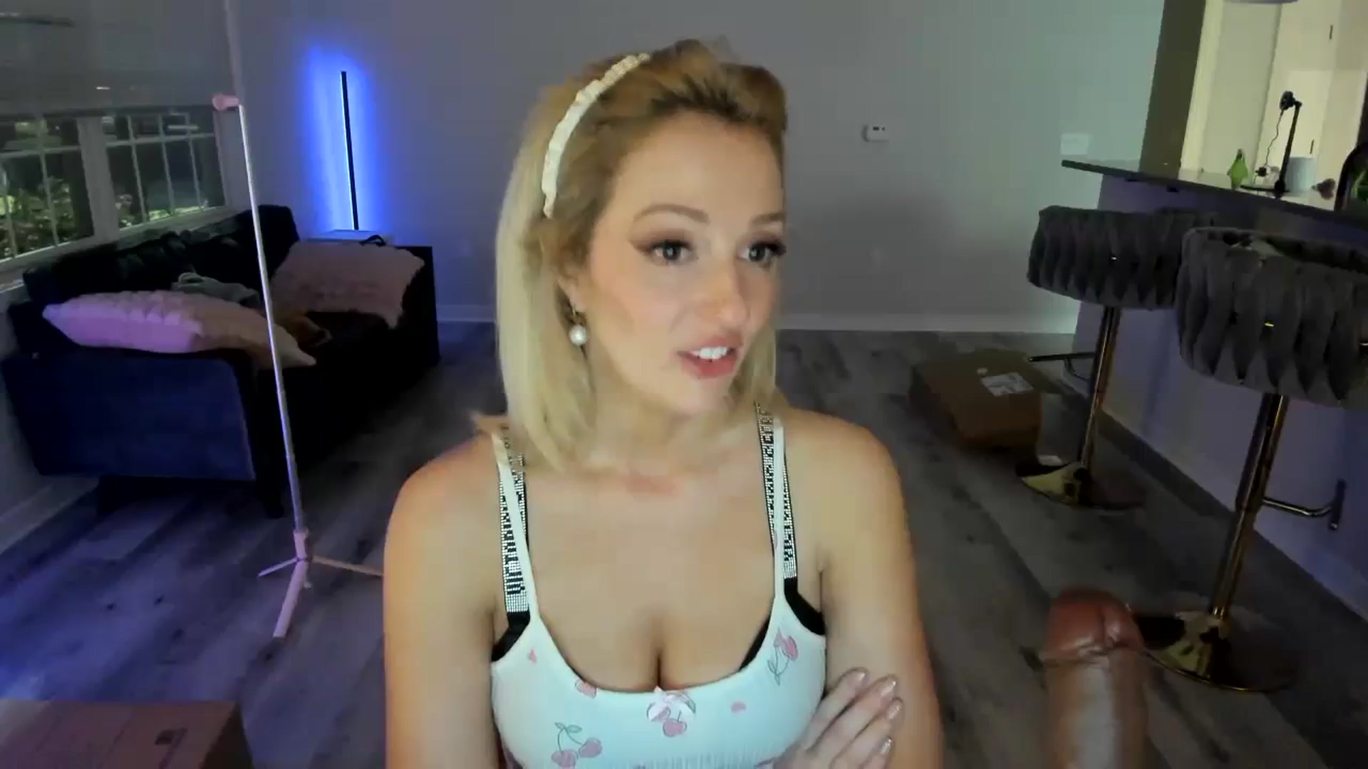 Gallery image thumbnail from Locktober's myfreecams stream on, 10/19/2024, 05:48 image 7 of 20