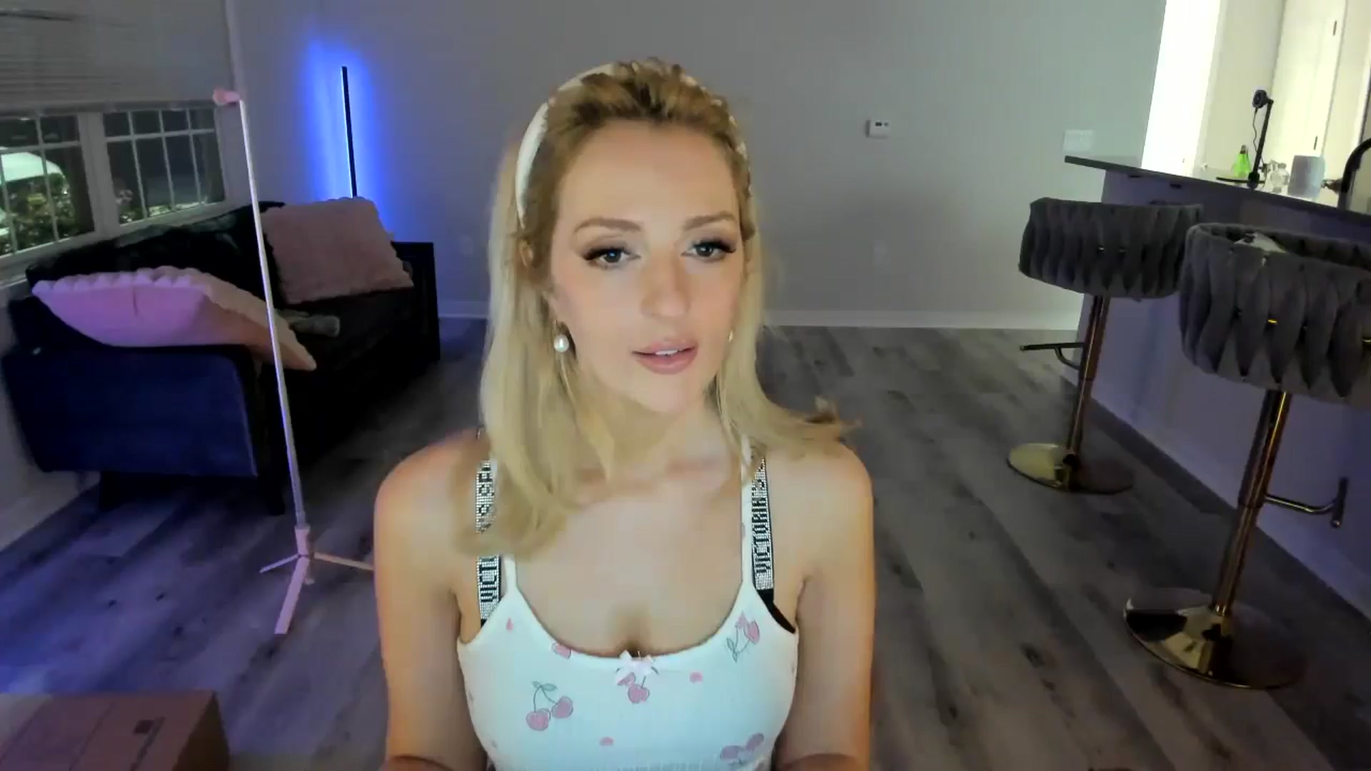 Gallery image thumbnail from Locktober's myfreecams stream on, 10/21/2024, 05:14 image 2 of 20