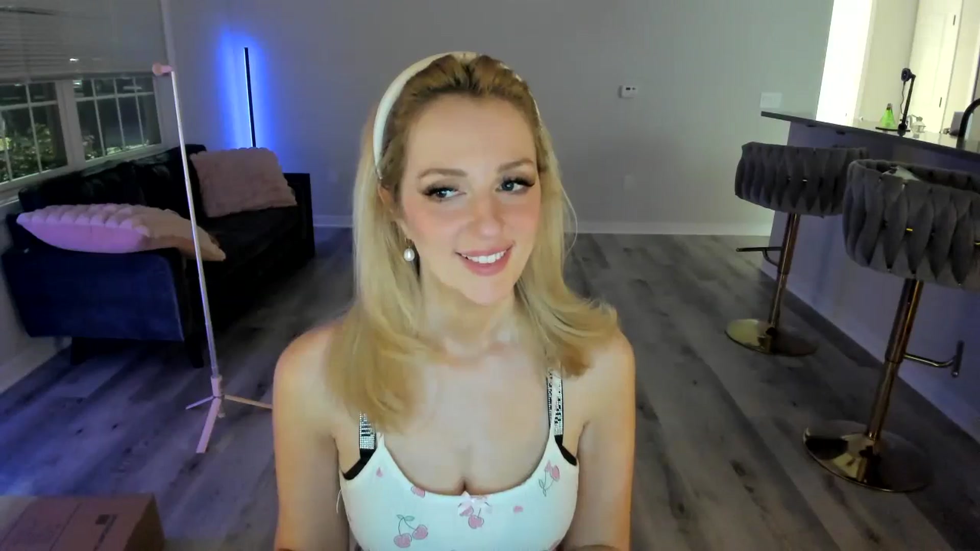 Gallery image thumbnail from Locktober's myfreecams stream on, 10/22/2024, 08:53 image 2 of 20
