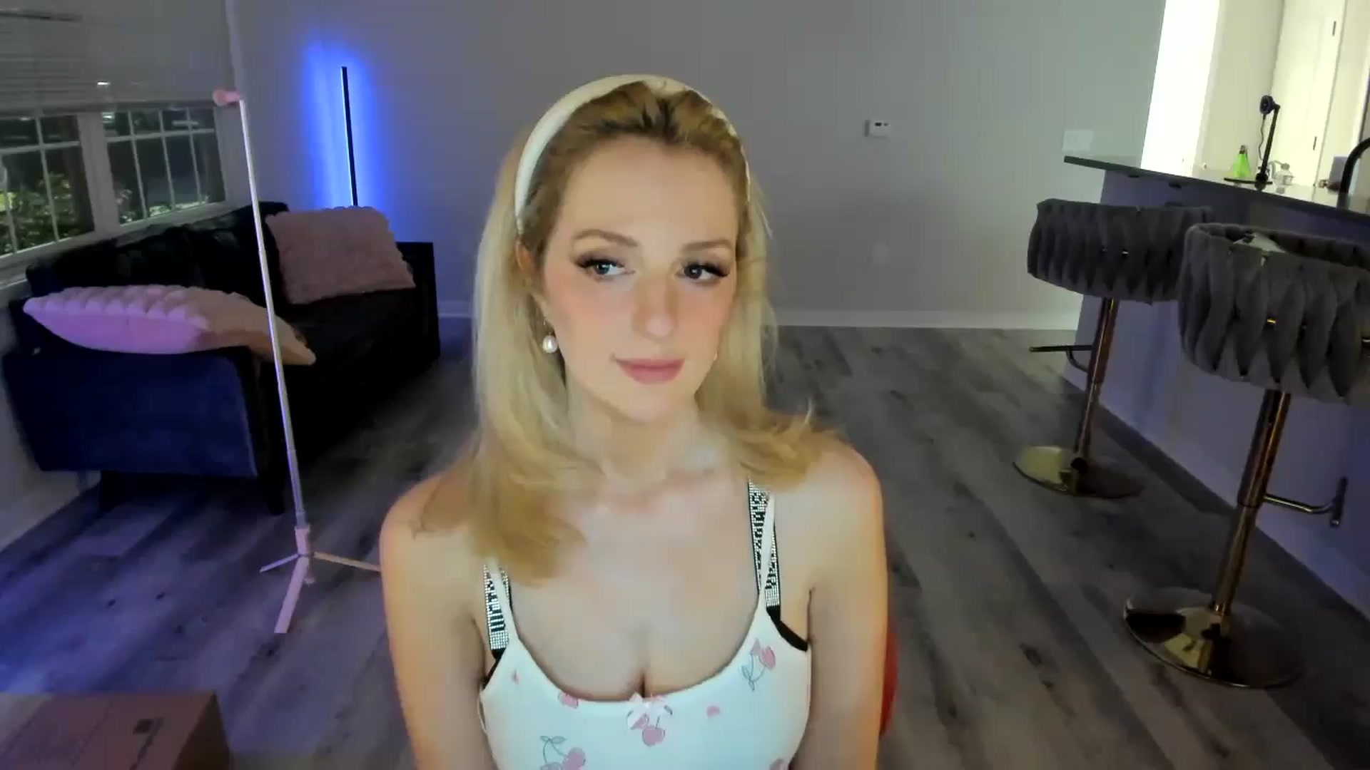 Gallery image thumbnail from Locktober's myfreecams stream on, 10/22/2024, 08:53 image 16 of 20