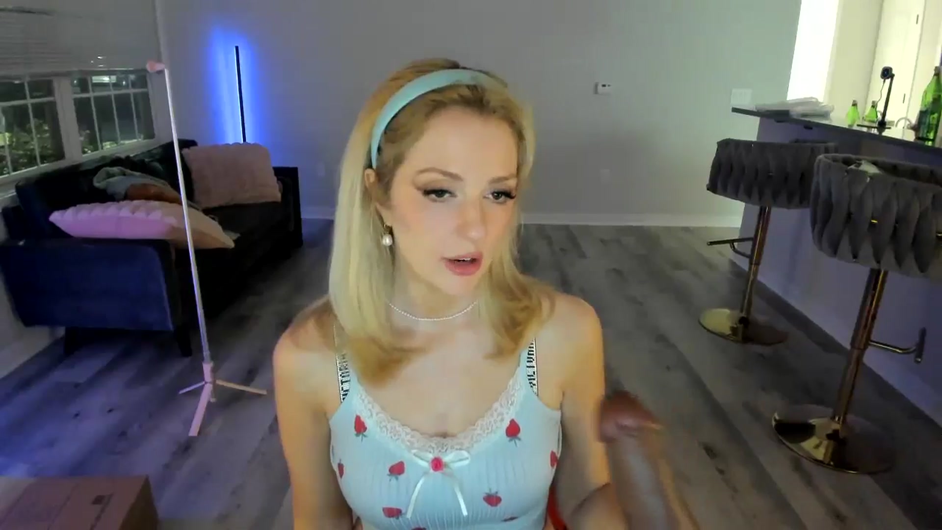 Gallery image thumbnail from Locktober's myfreecams stream on, 10/23/2024, 05:14 image 14 of 20