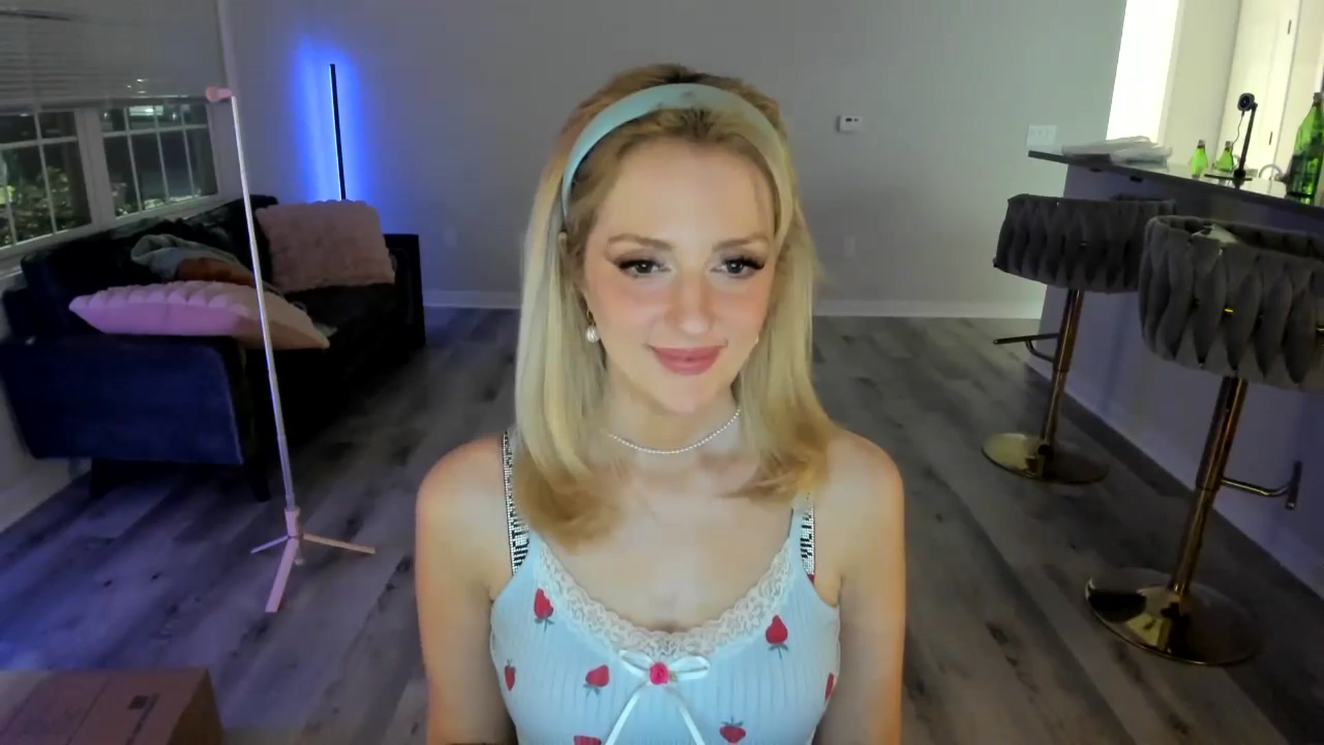 Gallery image thumbnail from Locktober's myfreecams stream on, 10/23/2024, 05:37 image 7 of 20