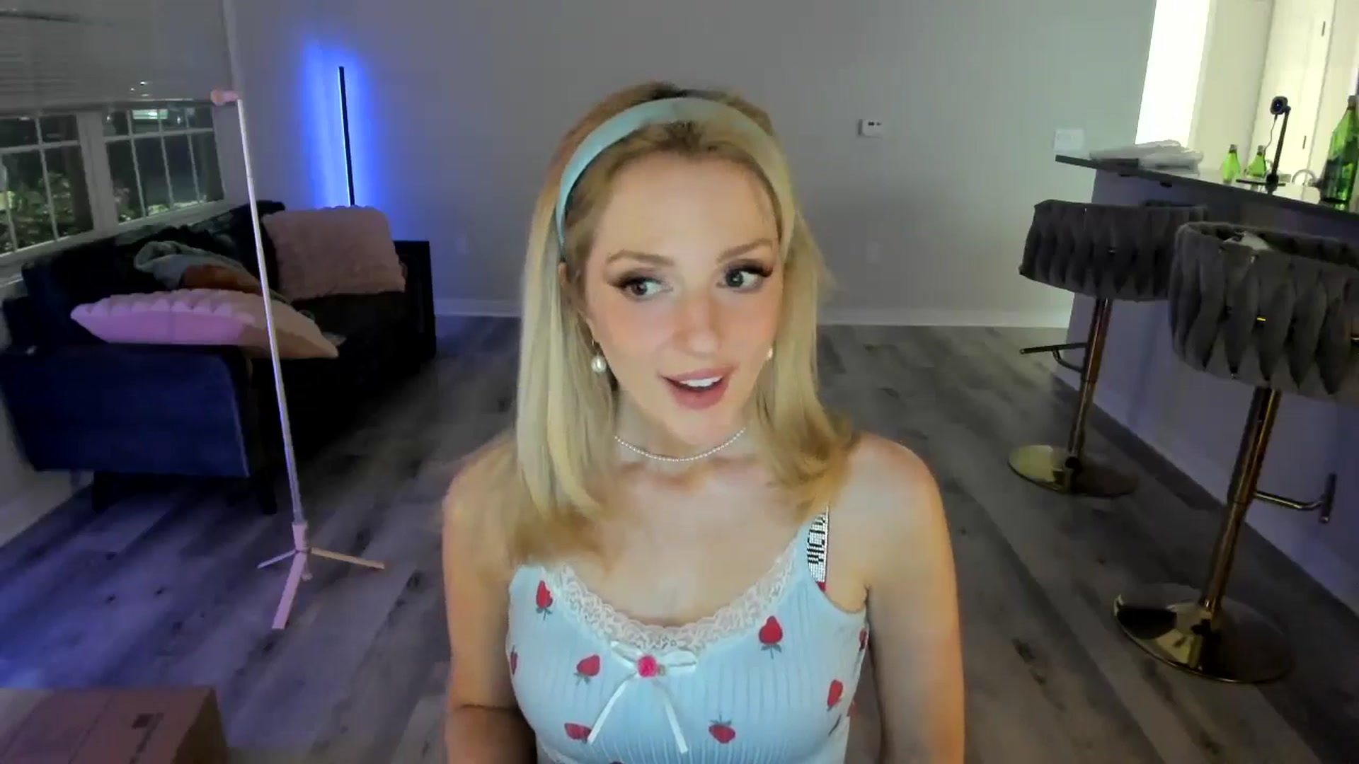 Gallery image thumbnail from Locktober's myfreecams stream on, 10/23/2024, 05:37 image 11 of 20