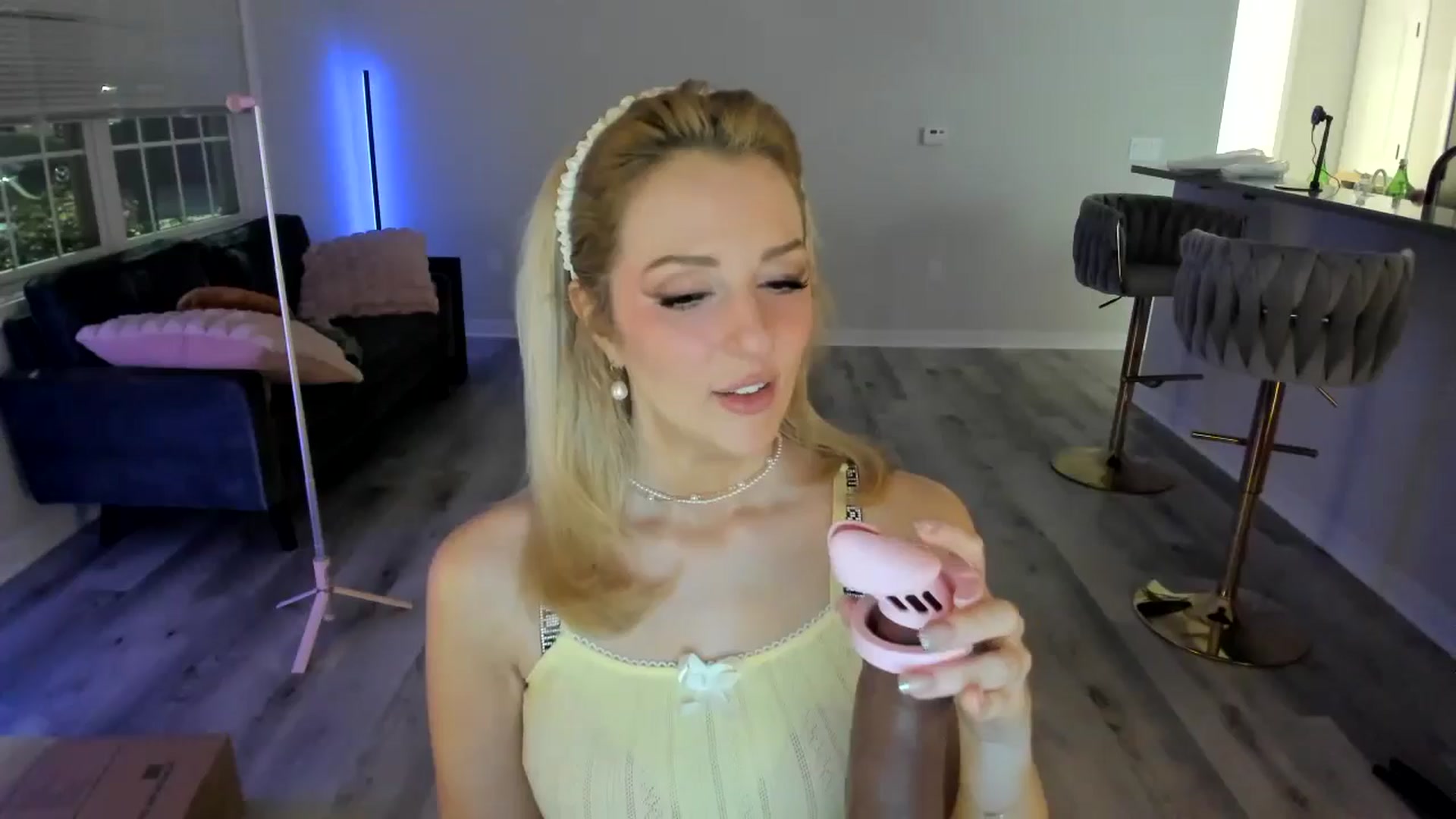 Gallery image thumbnail from Locktober's myfreecams stream on, 10/24/2024, 04:22 image 6 of 20