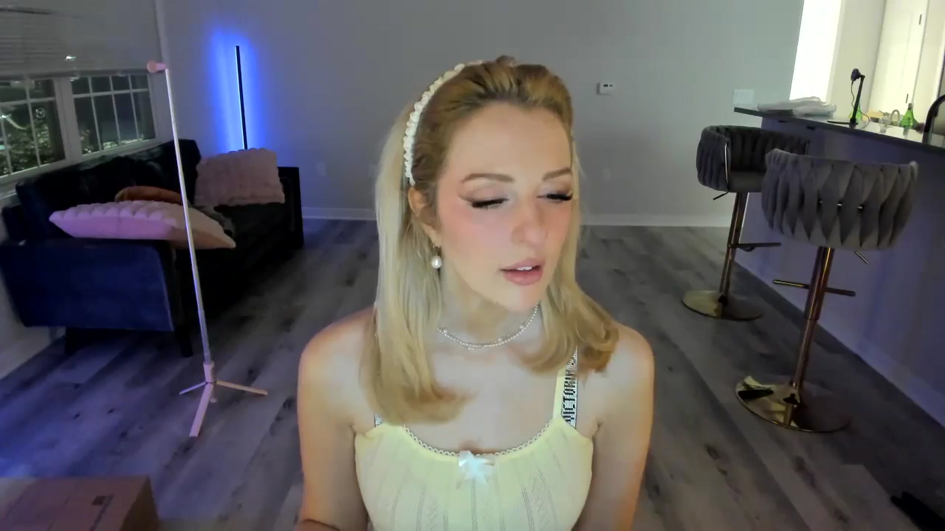 Gallery image thumbnail from Locktober's myfreecams stream on, 10/24/2024, 04:22 image 2 of 20