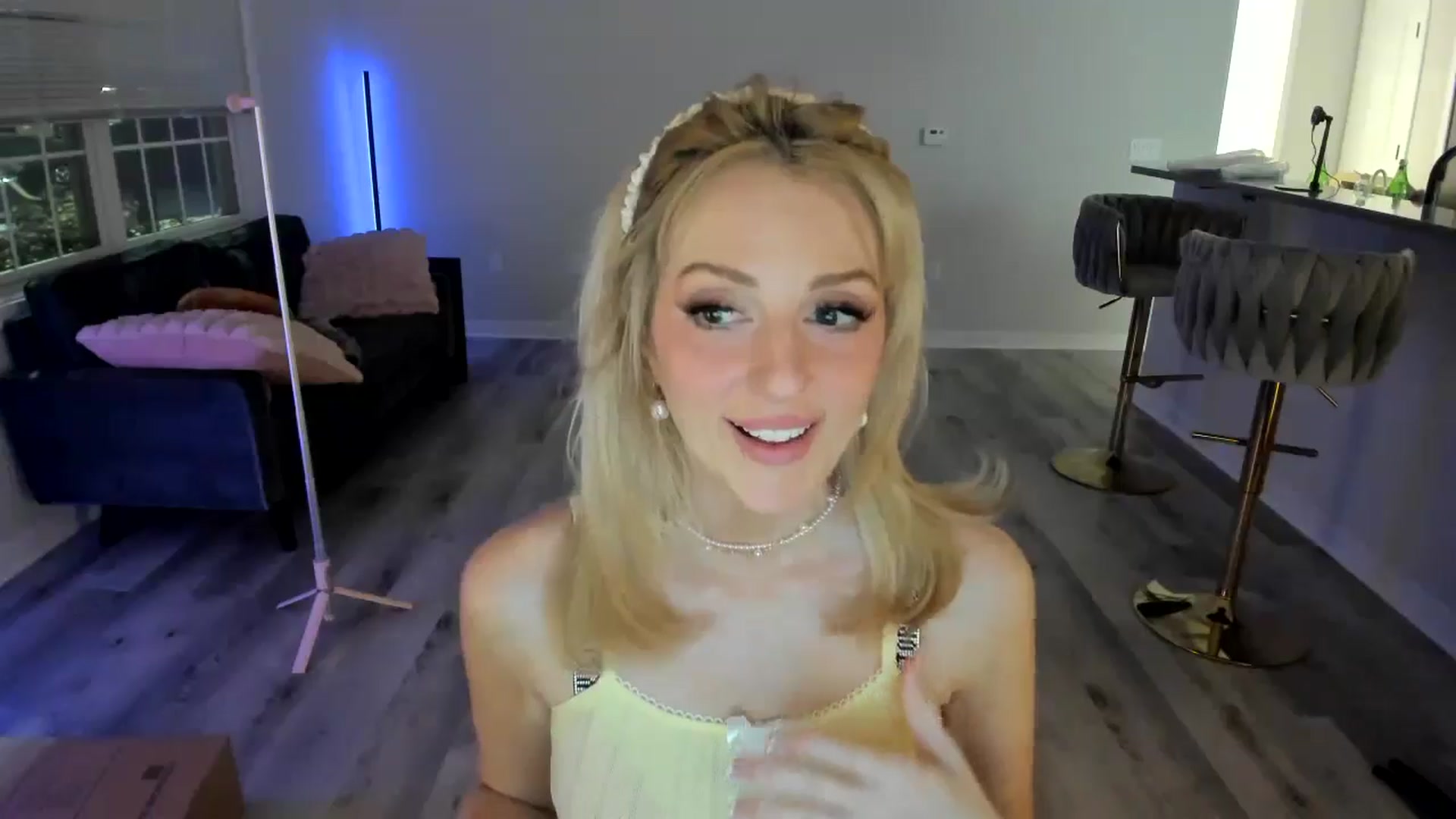 Gallery image thumbnail from Locktober's myfreecams stream on, 10/24/2024, 04:59 image 16 of 20